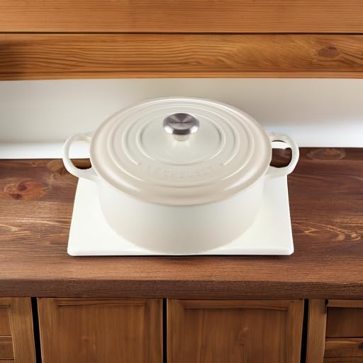 Le Creuset Signature żeliwne naczynie do pieczenia z pokrywką, Ø 26 cm, okrągłe, nadaje się do wszystkich rodzajów kuchenek i kuchenek indukcyjnych, pojemność: 5,3 l, 5,135 kg, kolor czerwony