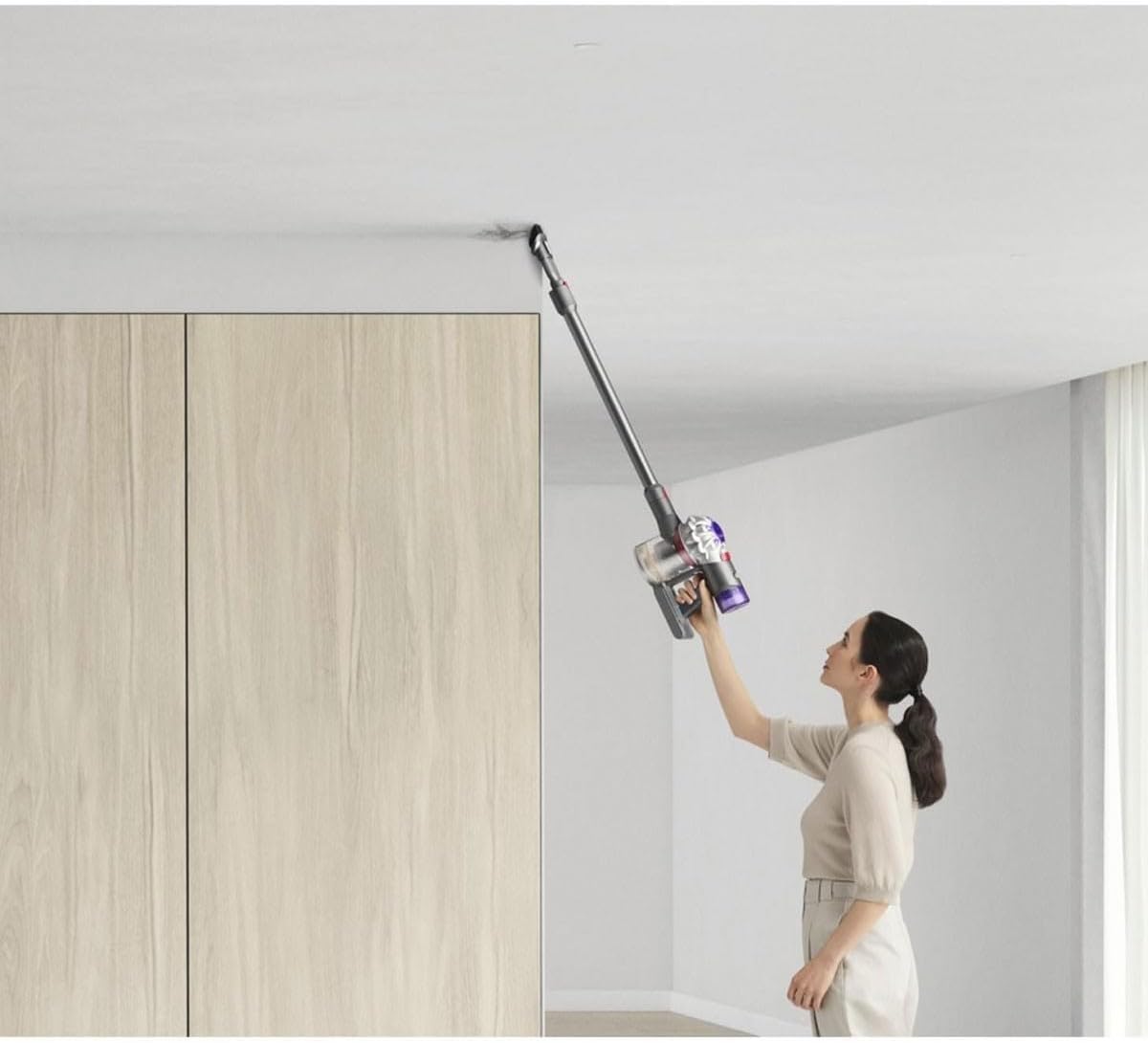 Bezprzewodowy odkurzacz pionowy Dyson V8™ Advanced (Srebro/Nikiel)