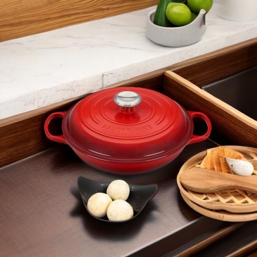 Le Creuset Signature żeliwny garnek Gourmet, okrągły, Ø 30 cm, 3,5 l, do wszystkich rodzajów kuchenek włącznie z indukcyjnymi, 5,55 kg, czerwony piec