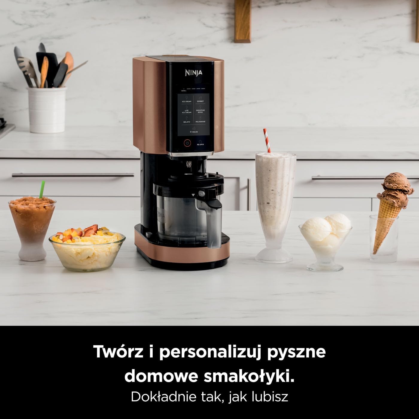 Ninja CREAMi Deluxe Maszyna do lodów i deserów z 2 tacami, 10 funkcji, robi lody, gelato, sorbety, mrożony jogurt, koktajle mleczne i nie tylko, opcja smakowa 2 w 1, srebrna, NC501EU