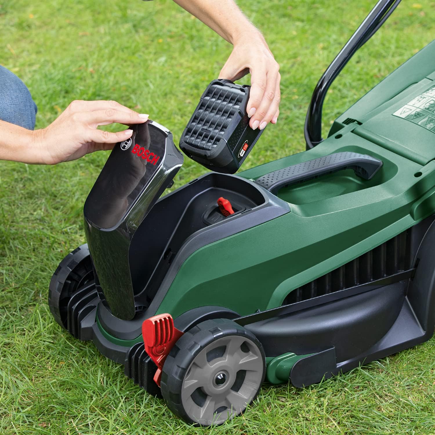 Bosch CityMower 18V-32-300, Kosiarka akumulatorowa (18 V, 1 akumulator, szerokość cięcia: 32 cm, trawniki do 300 m², opakowanie kartonowe), Zielona