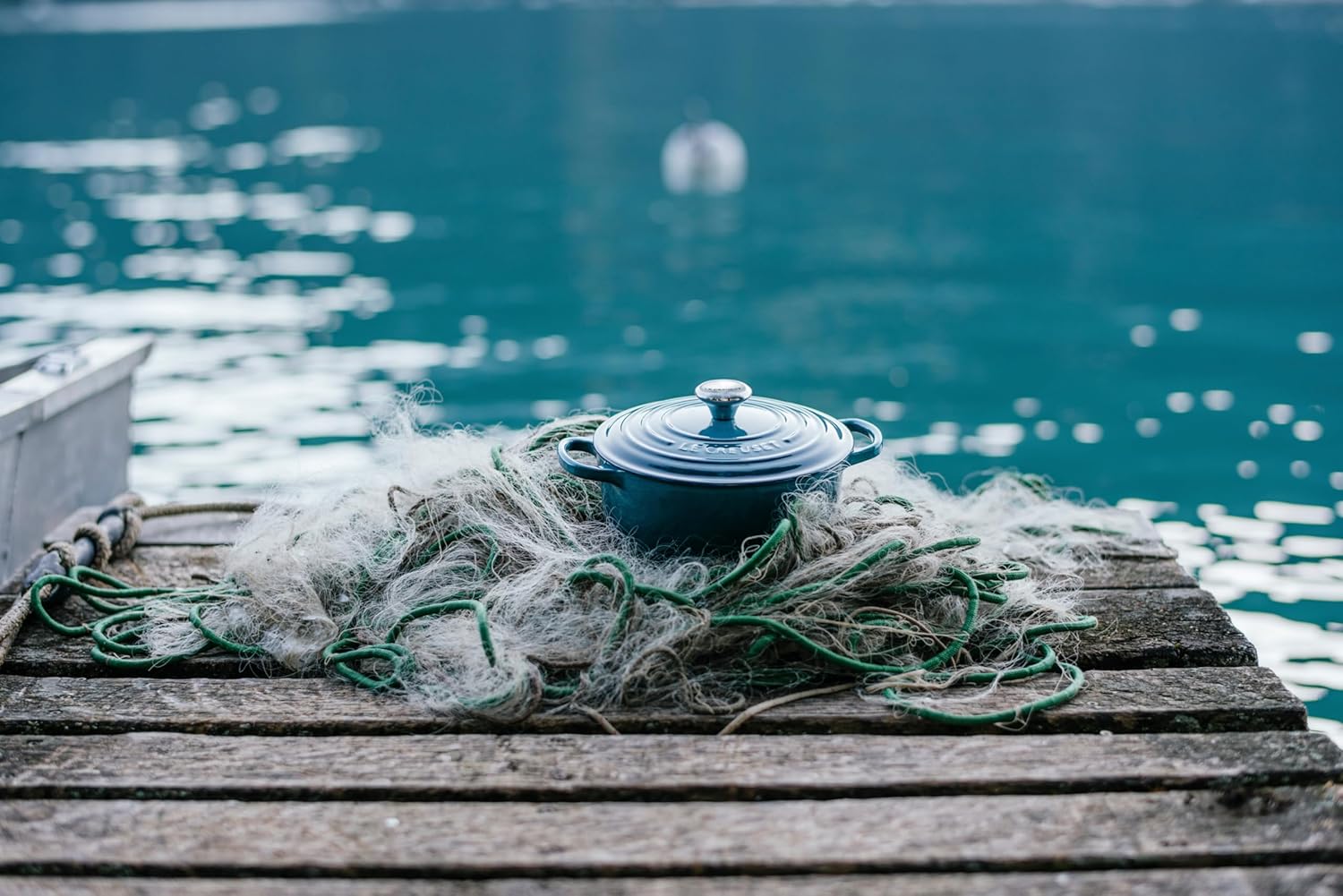 Le Creuset Signature żeliwne naczynie do pieczenia z pokrywką, Ø 26 cm, okrągłe, nadaje się do wszystkich rodzajów kuchenek i kuchenek indukcyjnych, pojemność: 5,3 l, 5,135 kg, kolor czerwony