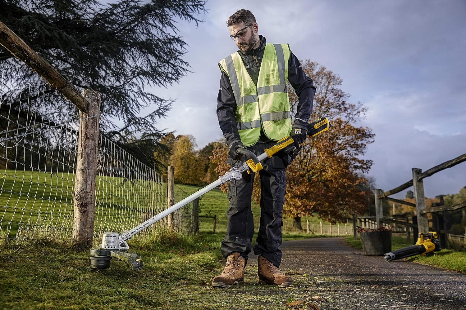 Dewalt Kosa Elektryczna, 18 V, Czarny/Żółty, ‎99 x 32 x 15 cm; 3.5 kg