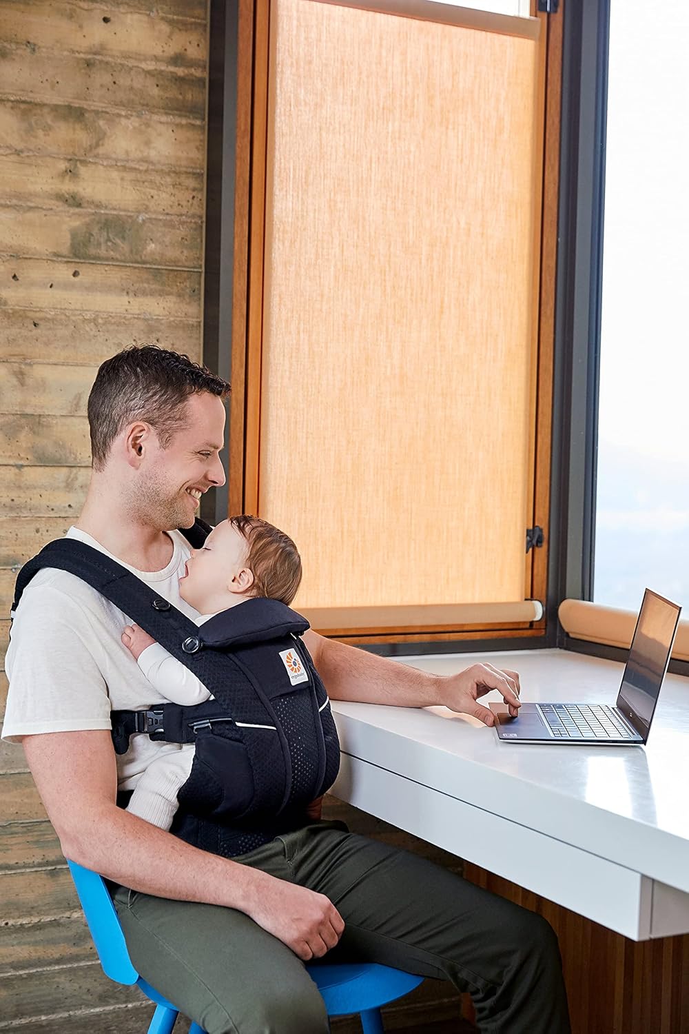 Ergobaby Omni Breeze Nosidełko dla noworodków od urodzenia do 20 kg, 4 pozycje SoftFlex Mesh Ergonomiczne nosidełko dla niemowląt Nosidełko do noszenia na plecach, Graphite Grey