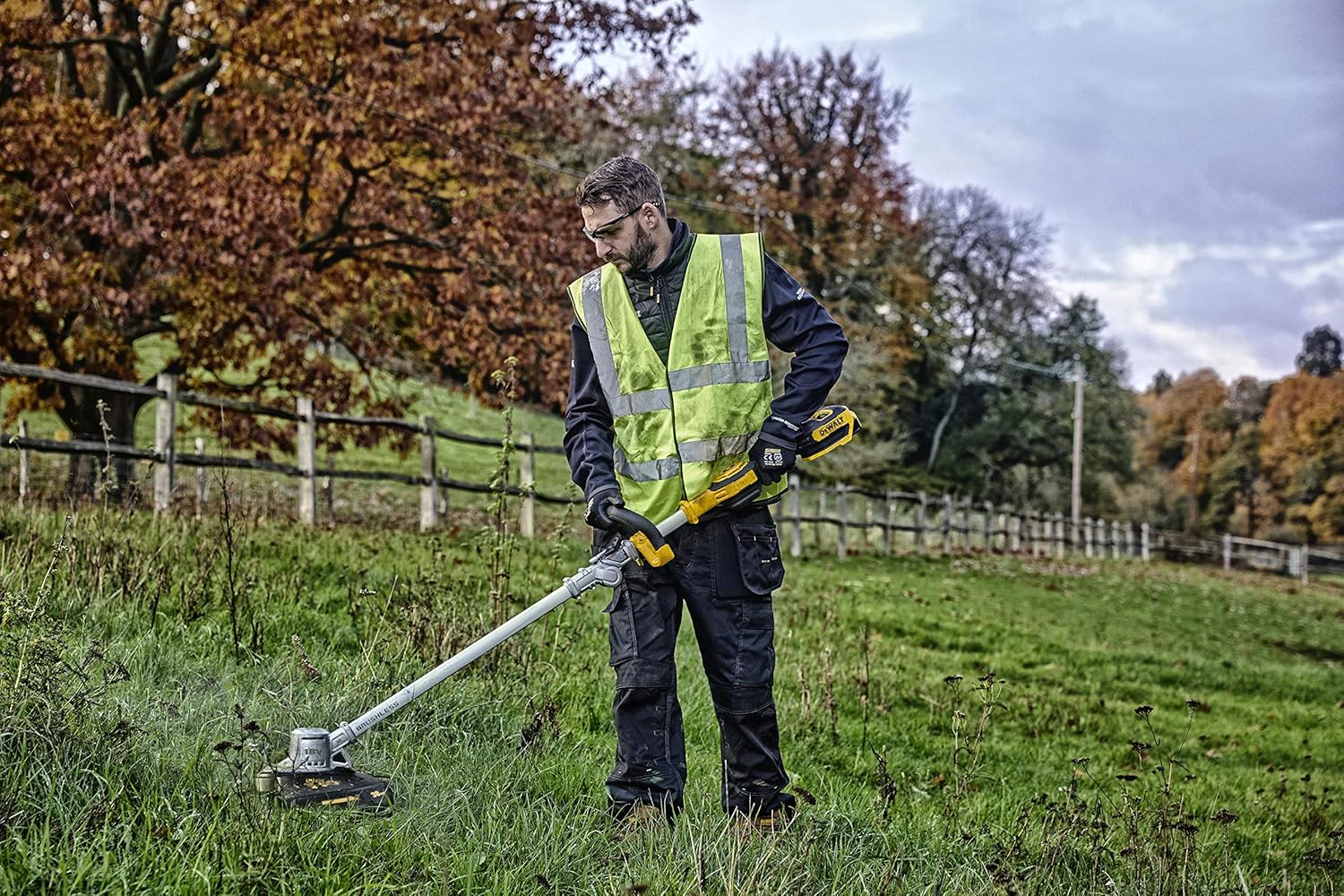 Dewalt Kosa Elektryczna, 18 V, Czarny/Żółty, ‎99 x 32 x 15 cm; 3.5 kg