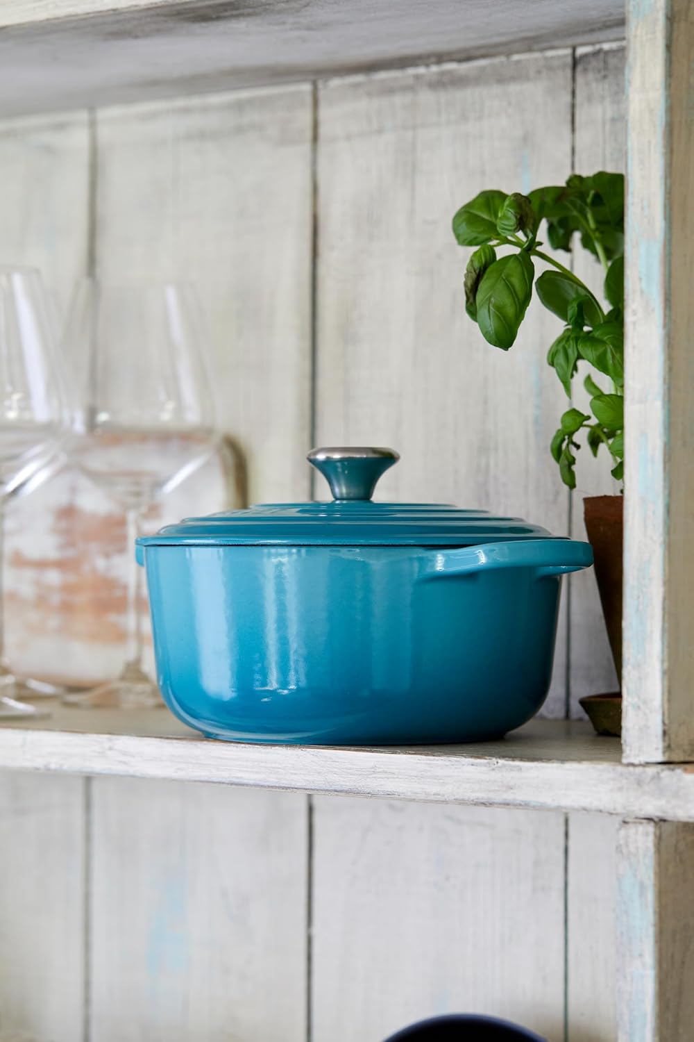 Le Creuset Signature żeliwne naczynie do pieczenia z pokrywką, Ø 26 cm, okrągłe, nadaje się do wszystkich rodzajów kuchenek i kuchenek indukcyjnych, pojemność: 5,3 l, 5,135 kg, kolor czerwony