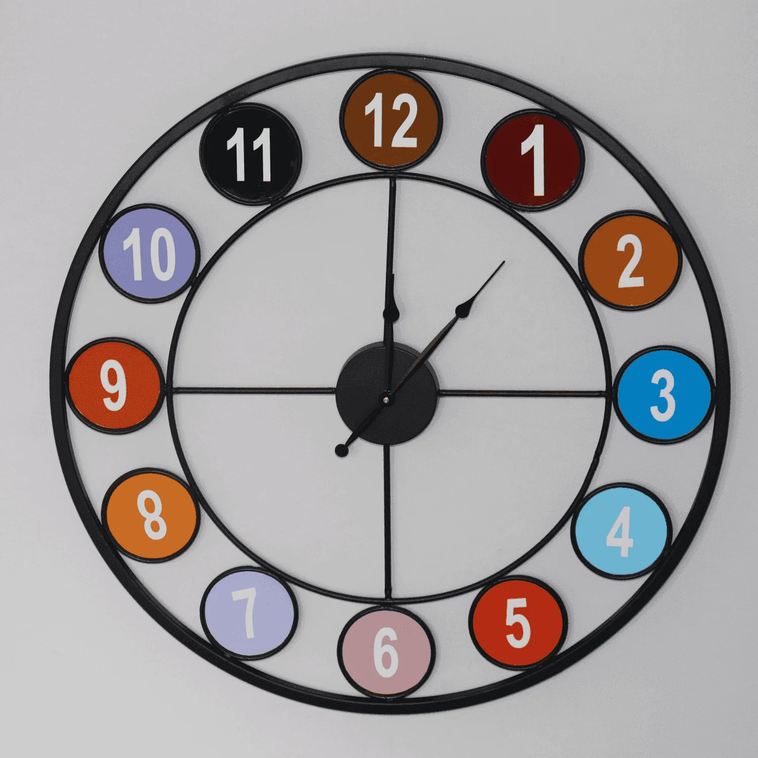 The Round Metal Wall Clock (The Black Down)