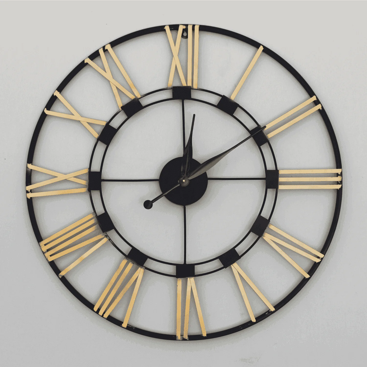 The Metal wall Clock (Antique Roman Design)