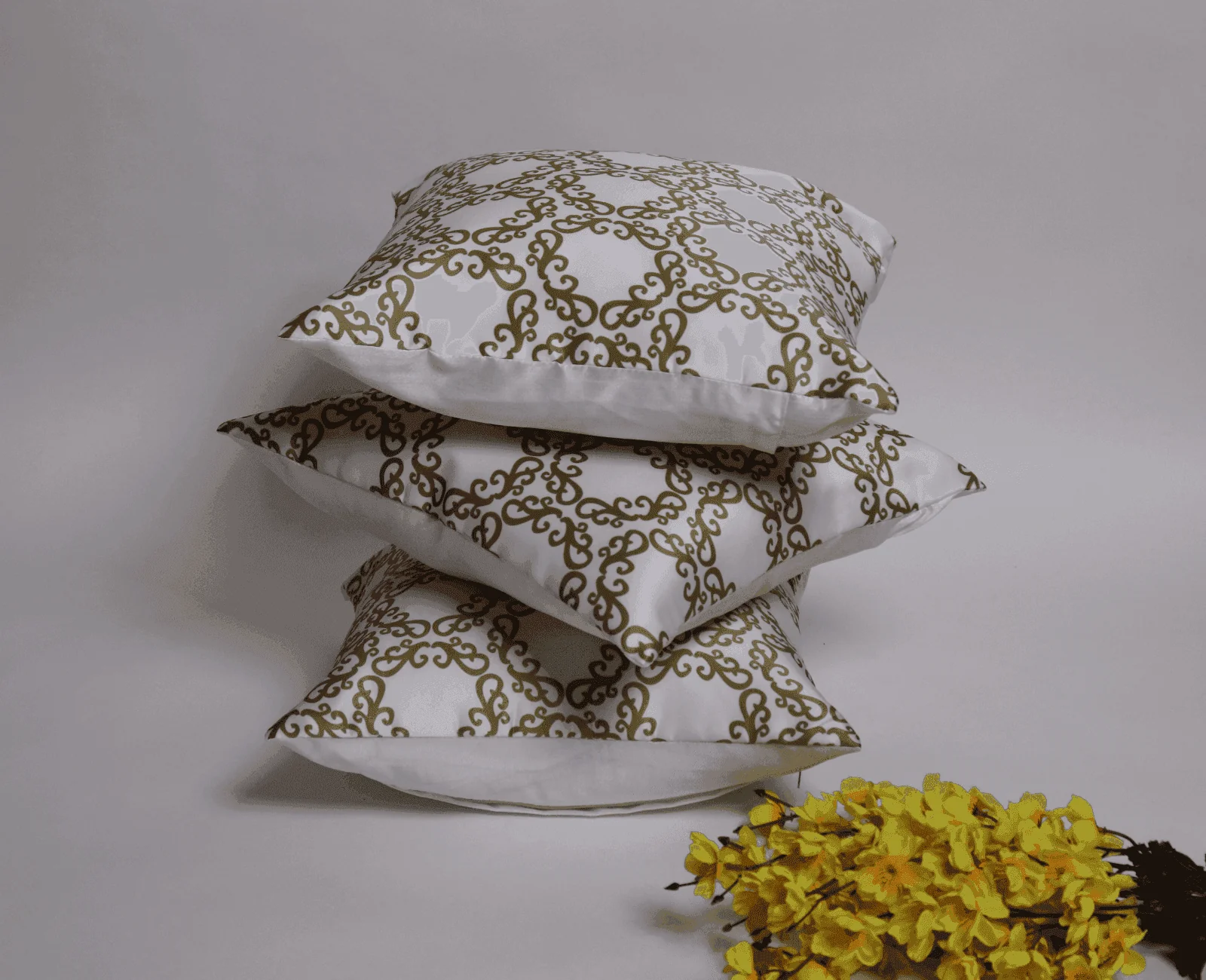 The Golden Circle Cushion Cover