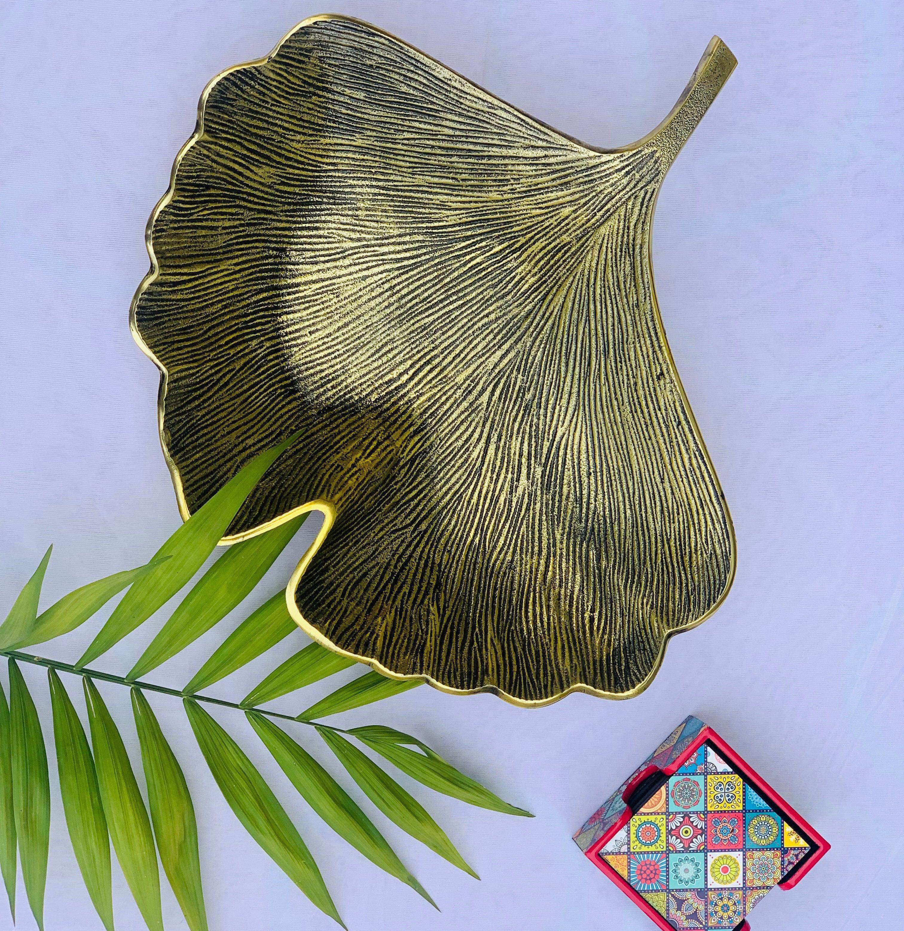 The Fruit platter in metal Golden Blackish finish