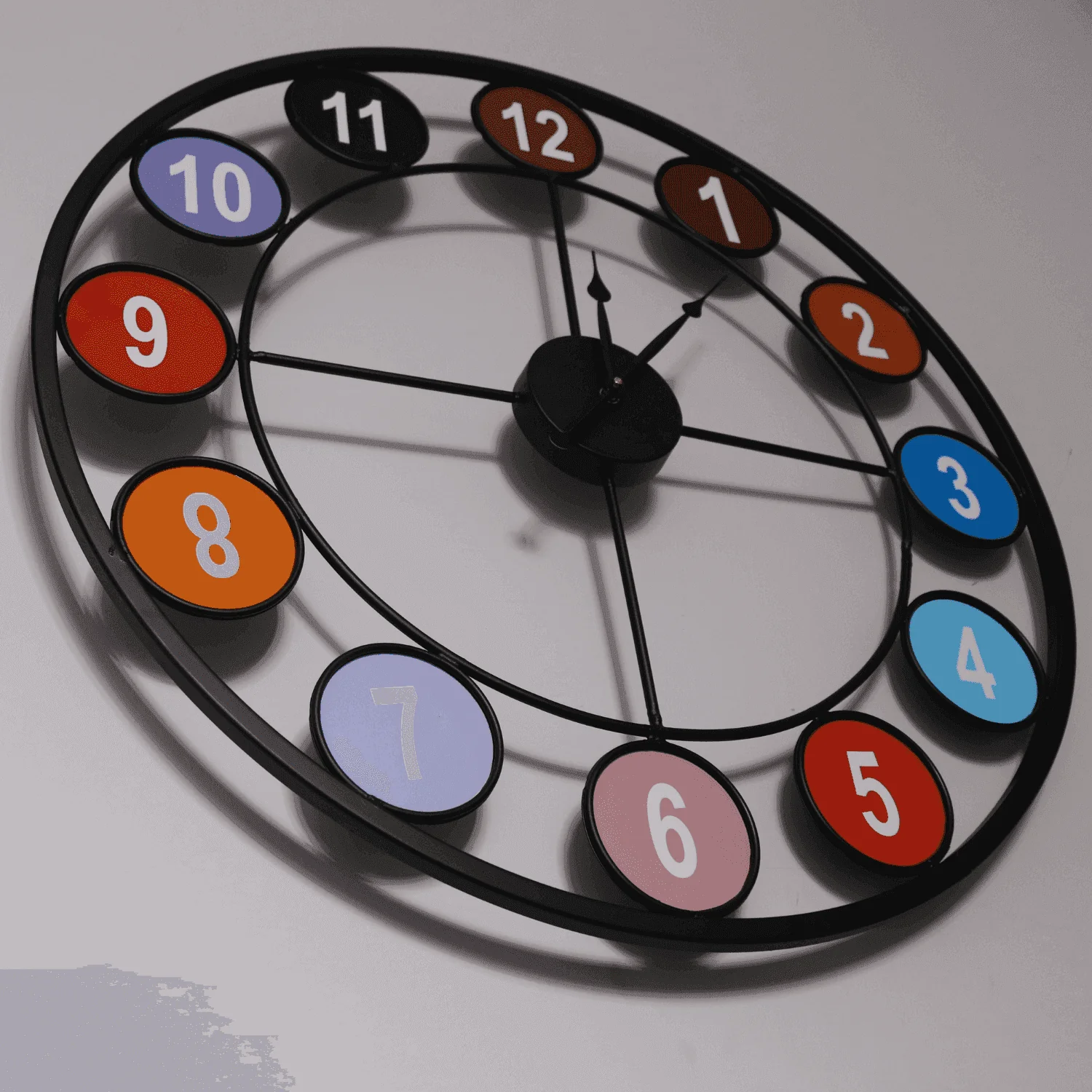 The Round Metal Wall Clock (The Black Down)