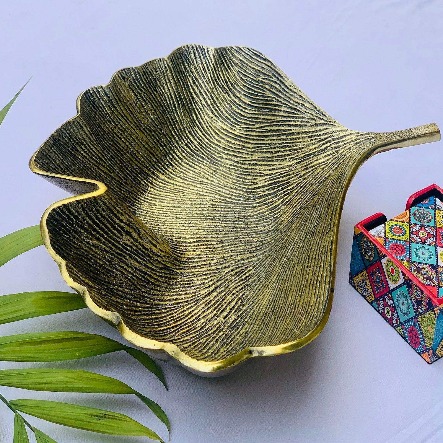 The Fruit platter in metal Golden Blackish finish