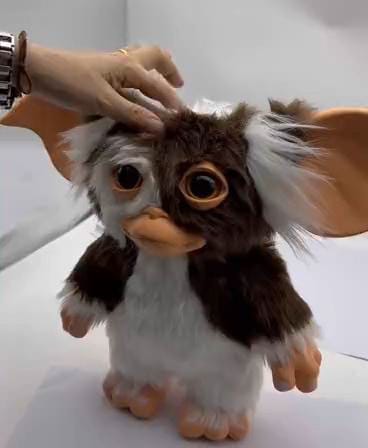 Gremlins - Gizmo - Life-size-kokoinen pehmolelu ??nill?