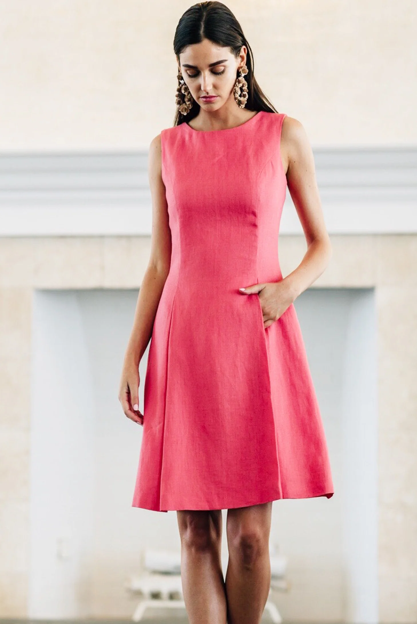 Sleeveless Pleat Dress with Pockets