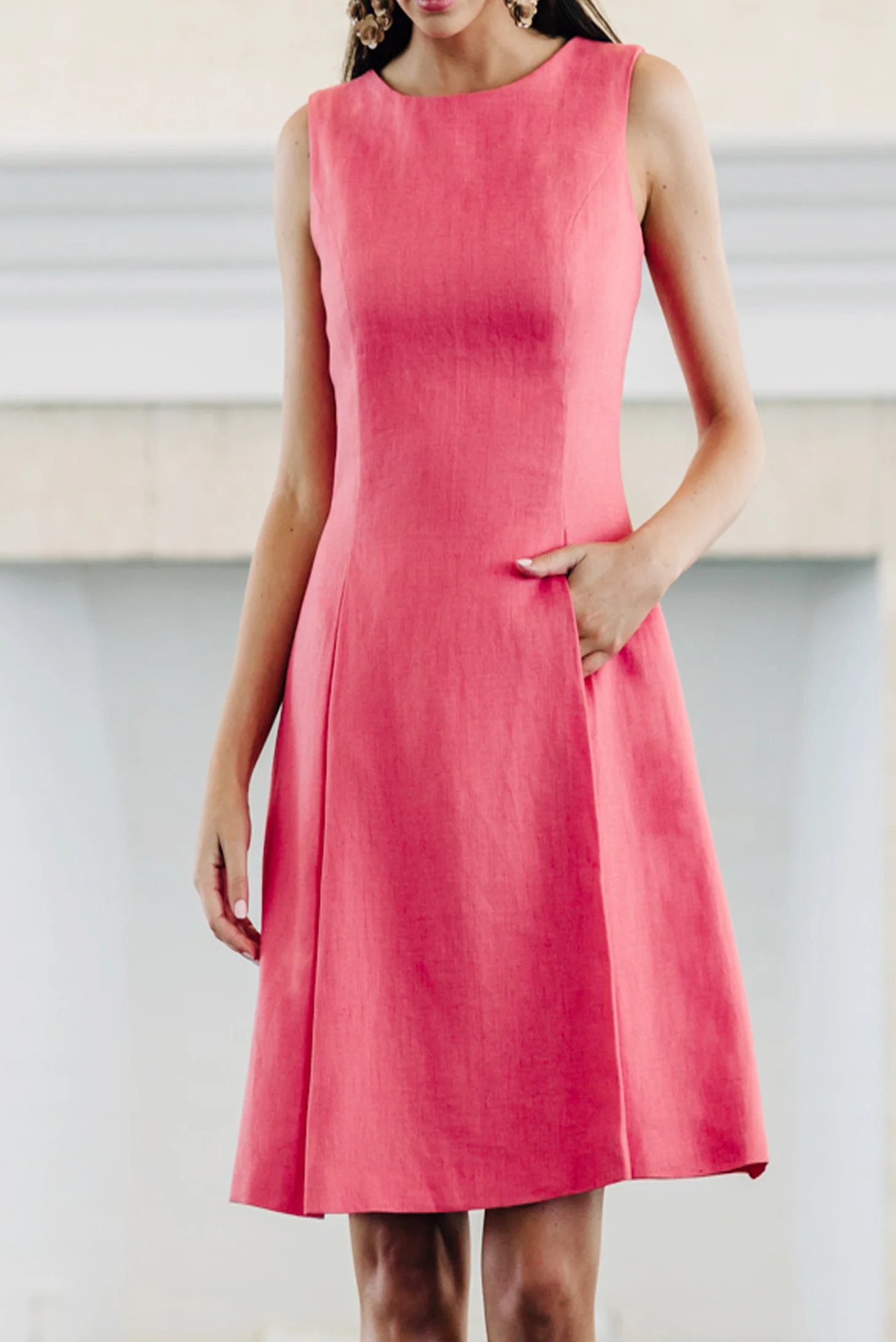 Sleeveless Pleat Dress with Pockets