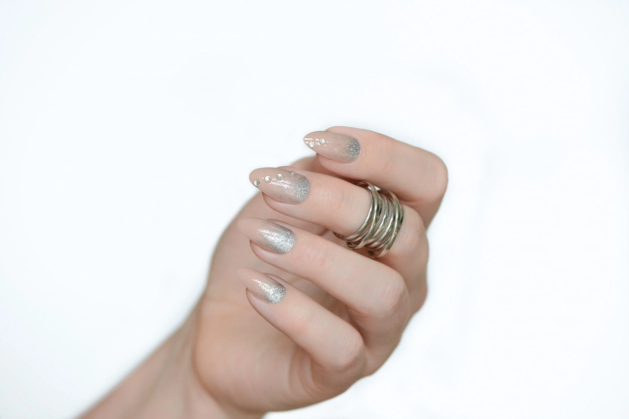 GEL EFFECT ARTIFICIAL NAILS