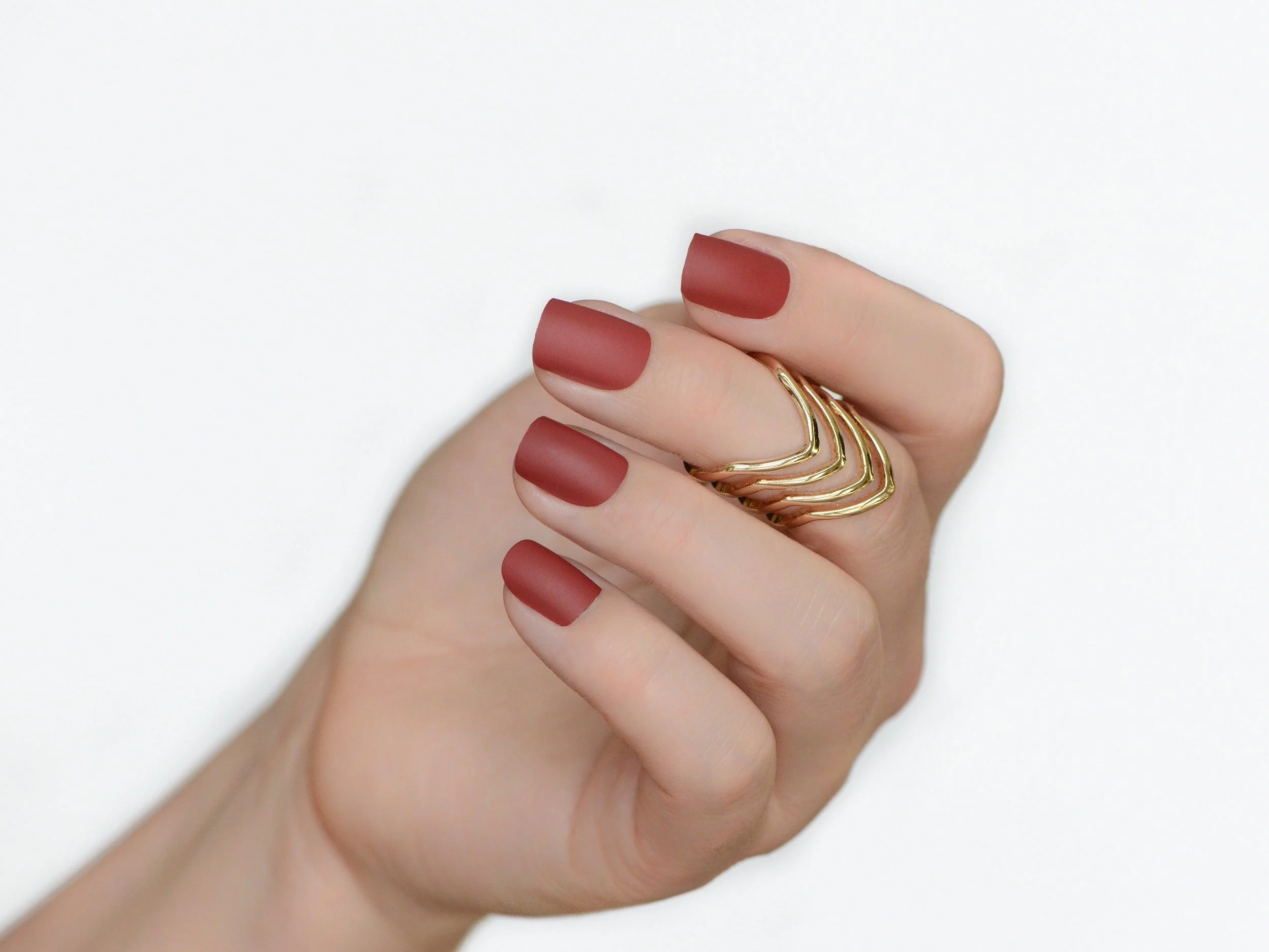 POLISHED ARTIFICIAL NAILS