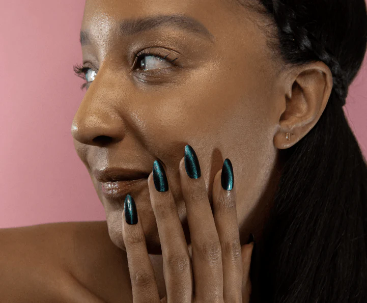 GEL EFFECT ARTIFICIAL NAILS