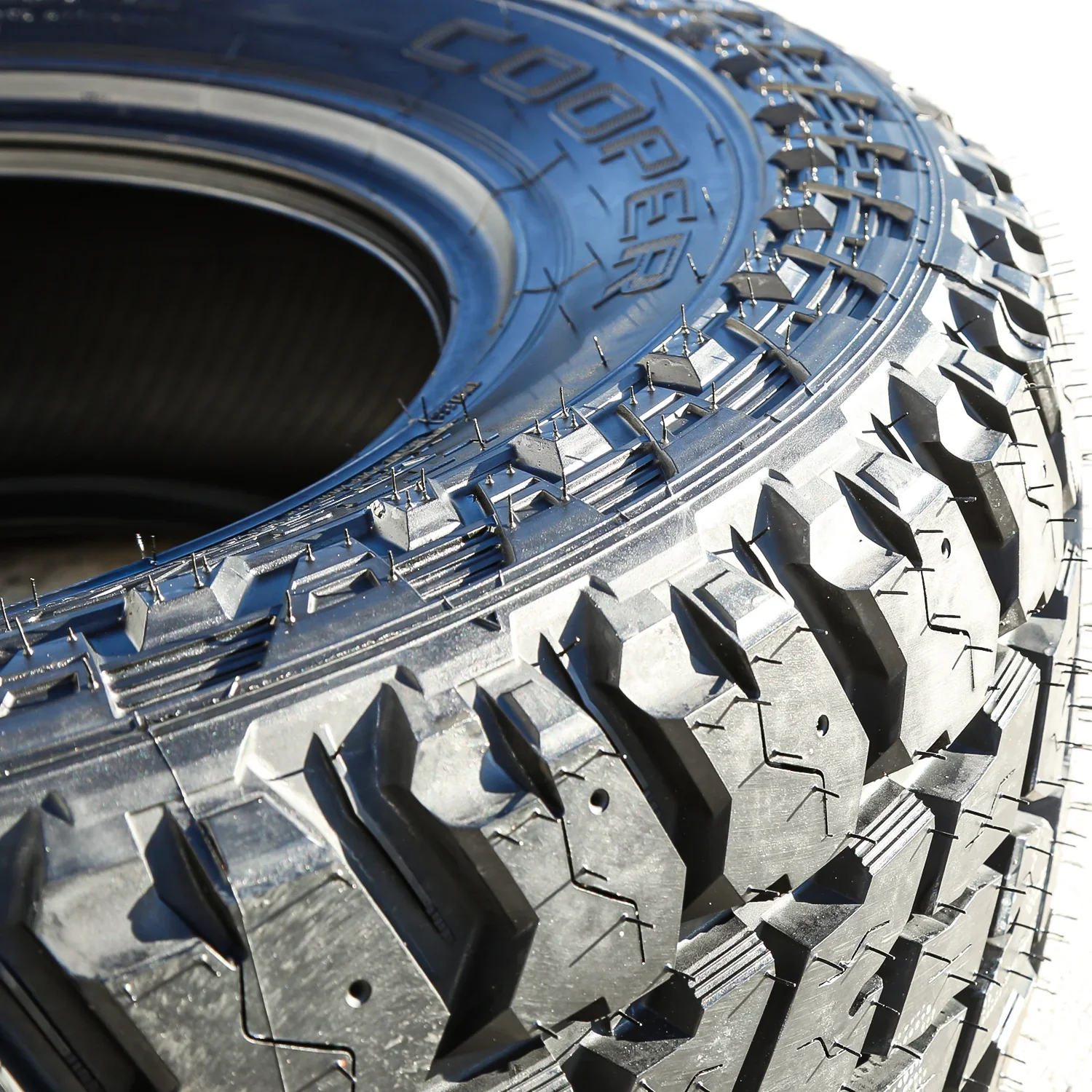 Set of 4 (FOUR) Cooper Discoverer S/T Maxx LT 275/70R18 125/122Q E 10 Ply MT M/T Mud Tires