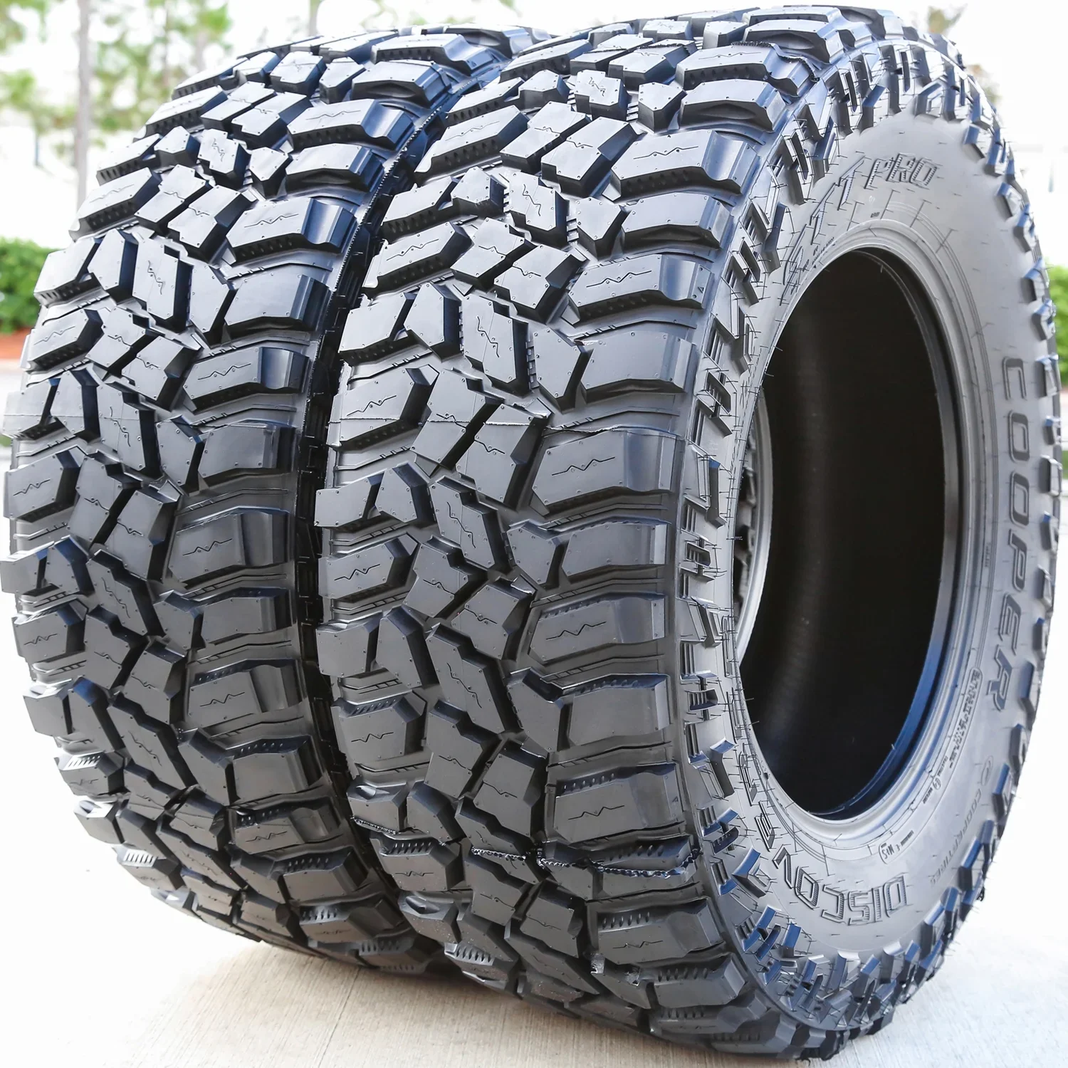 A pair of 2 (two) models of STT professional LT 35X12.50R20 121Q E (10 layers) off-road tires (MT/M/T type off-road tires)