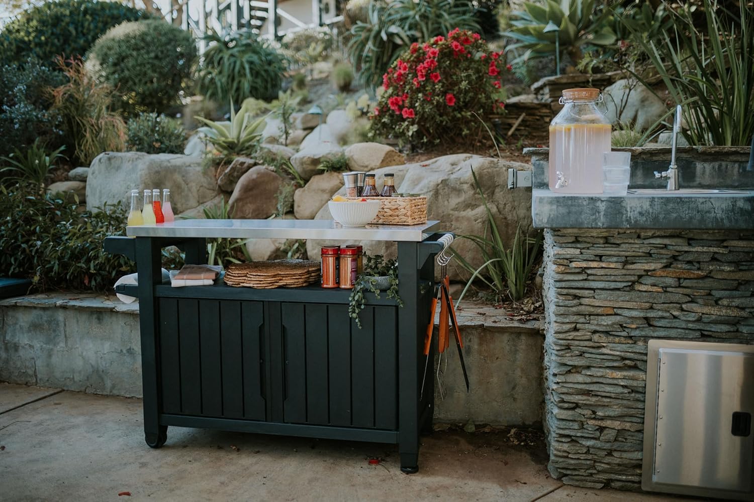 Keter Outdoor Rolling Table Cart for Food Prep, Storage, Bar & Grill, Dark Brown