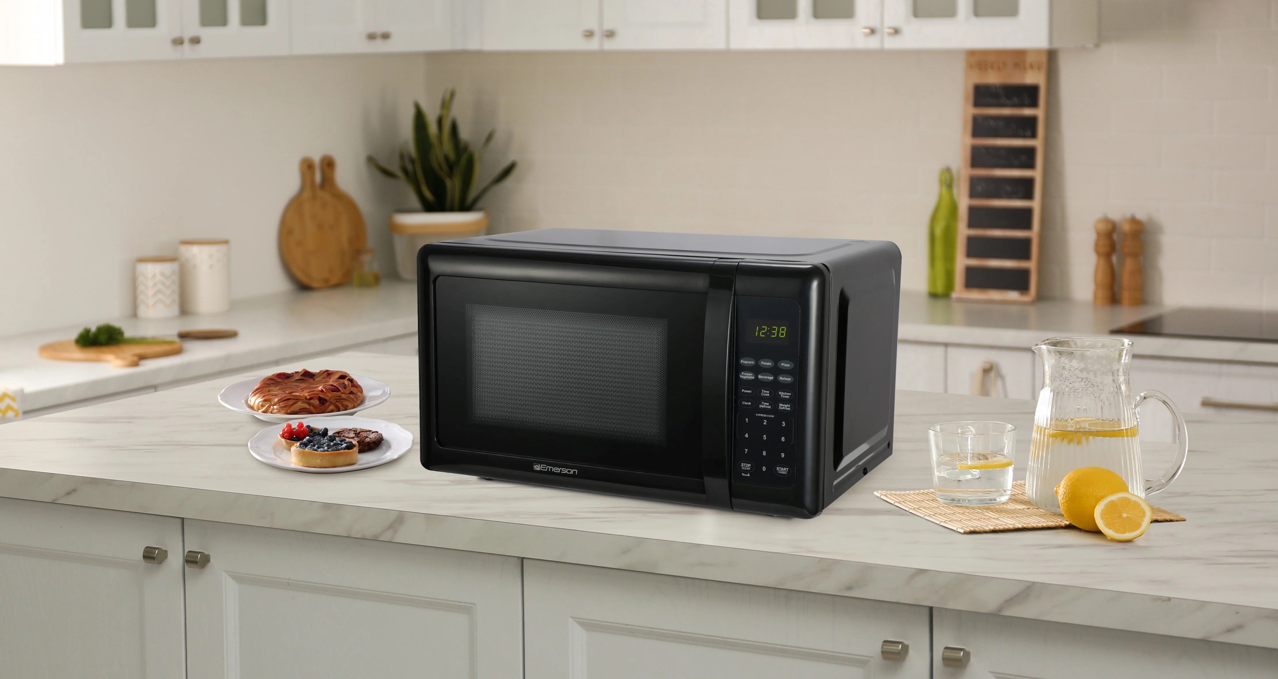 Emerson 0.7 Cu. Ft. 700 Watt, Black Microwave Oven with Touch Control, MW7302B