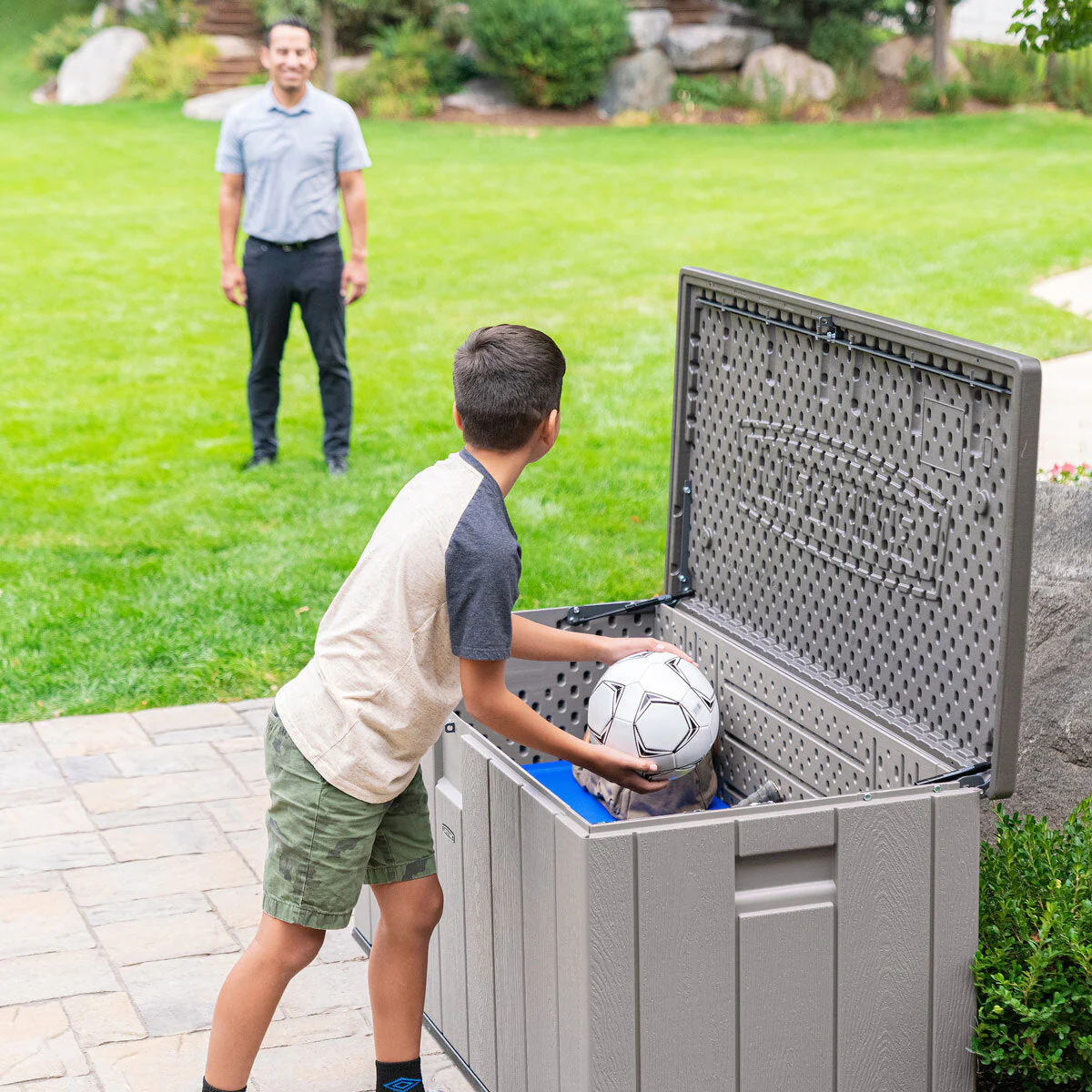 2025 Lifetime 568 Litre Modern Outdoor Storage Deck Box Model 60384U