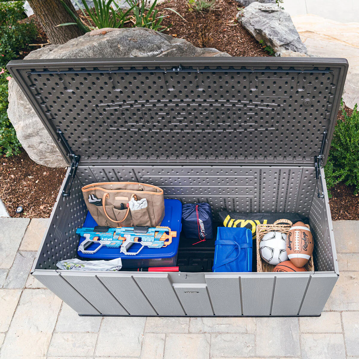 2025 Lifetime 568 Litre Modern Outdoor Storage Deck Box Model 60384U