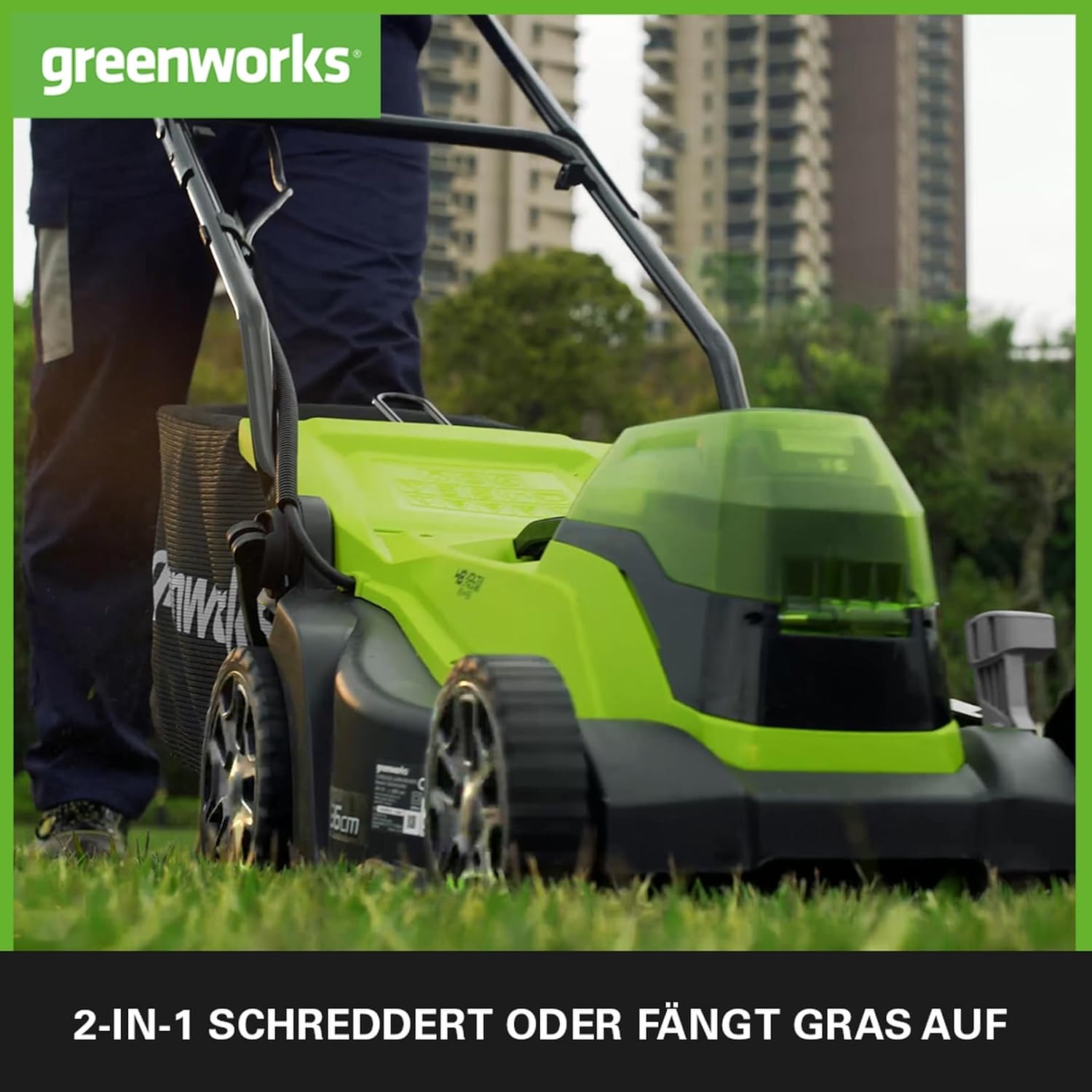 Greenworks 48V (2x24V) Selbstfahrender Akku Rasenmher für groe Flchen bis zu 480m, 46cm Schnittbreite, 55L Sack PLUS zwei 4Ah-Akkus und Doppelladegert GD24X2LM46SPK4X