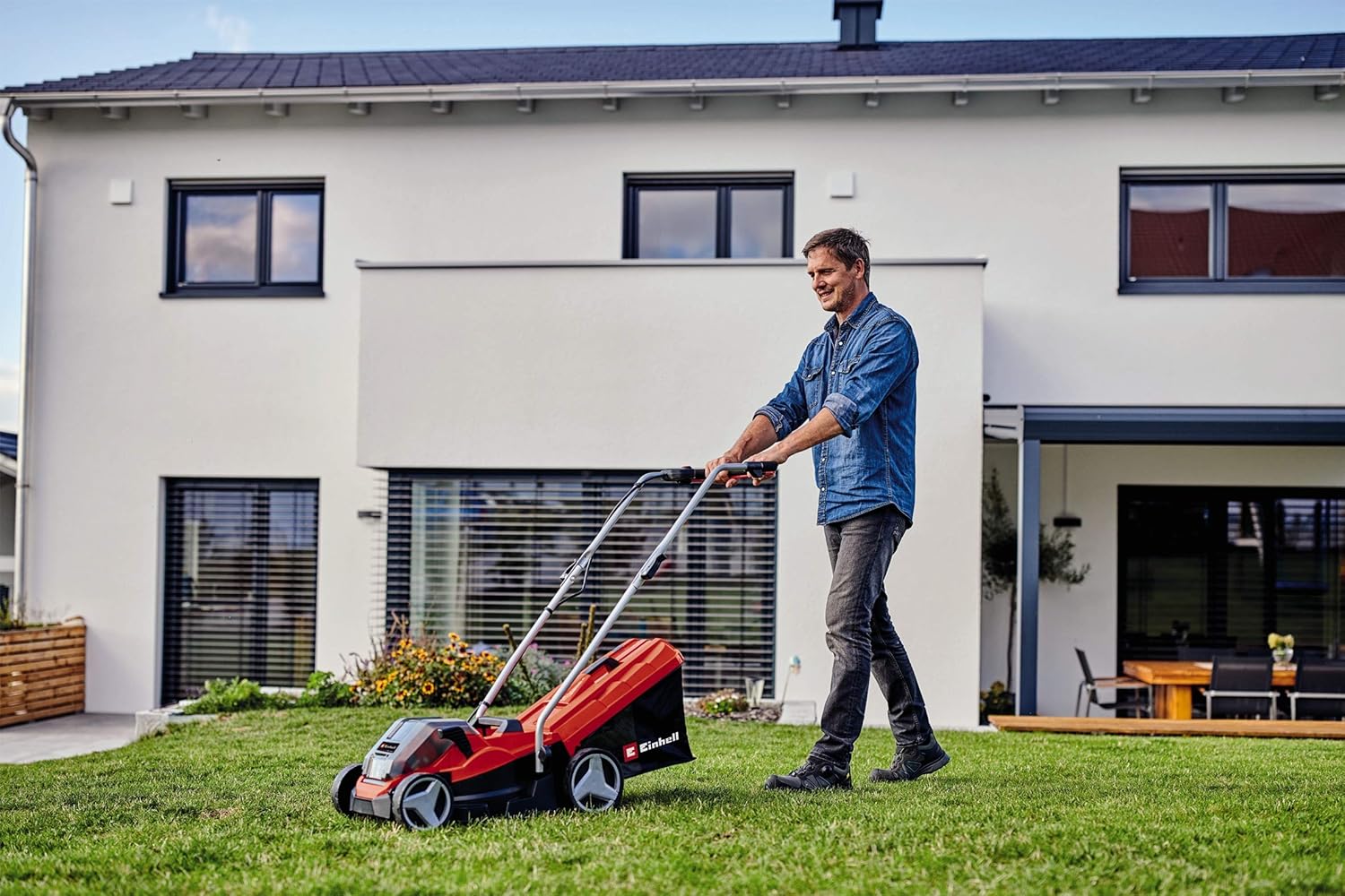 Einhell Akku-Rasenmher GE-CM 36/33 Li Kit Power X-Change (36 V, 33cm Schnittbreite, bis 250 m, 30L Fangkorb, 25-65 mm Schnitthhe, inkl. 2x 2,5 Ah Akkus + 2x Ladegerte)