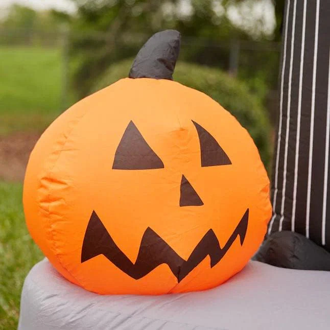 2025 7ft Jack Skull and Sally Hills Scene