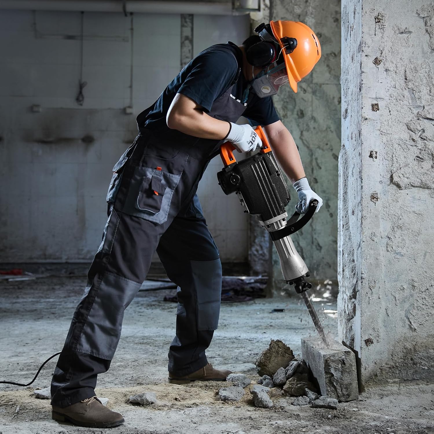 Demolition Jack Hammer, 1350 BPM Concrete Breaker 6pcs Chisels Bit Chipping with Case, 2200W Electric Jackhammer Heavy Duty, Black