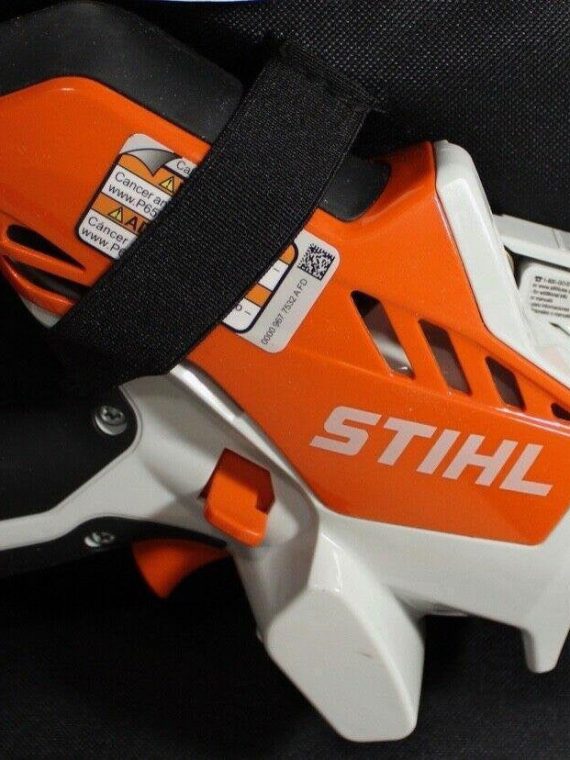 2025 GTA 26 PRUNER CHAINSAW W/CARRYING CASE, BATTERY AND CHARGER.