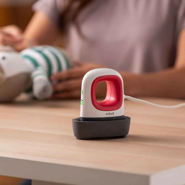 EasyPress Mini, Raspberry + Essentials Iron -On Bundle