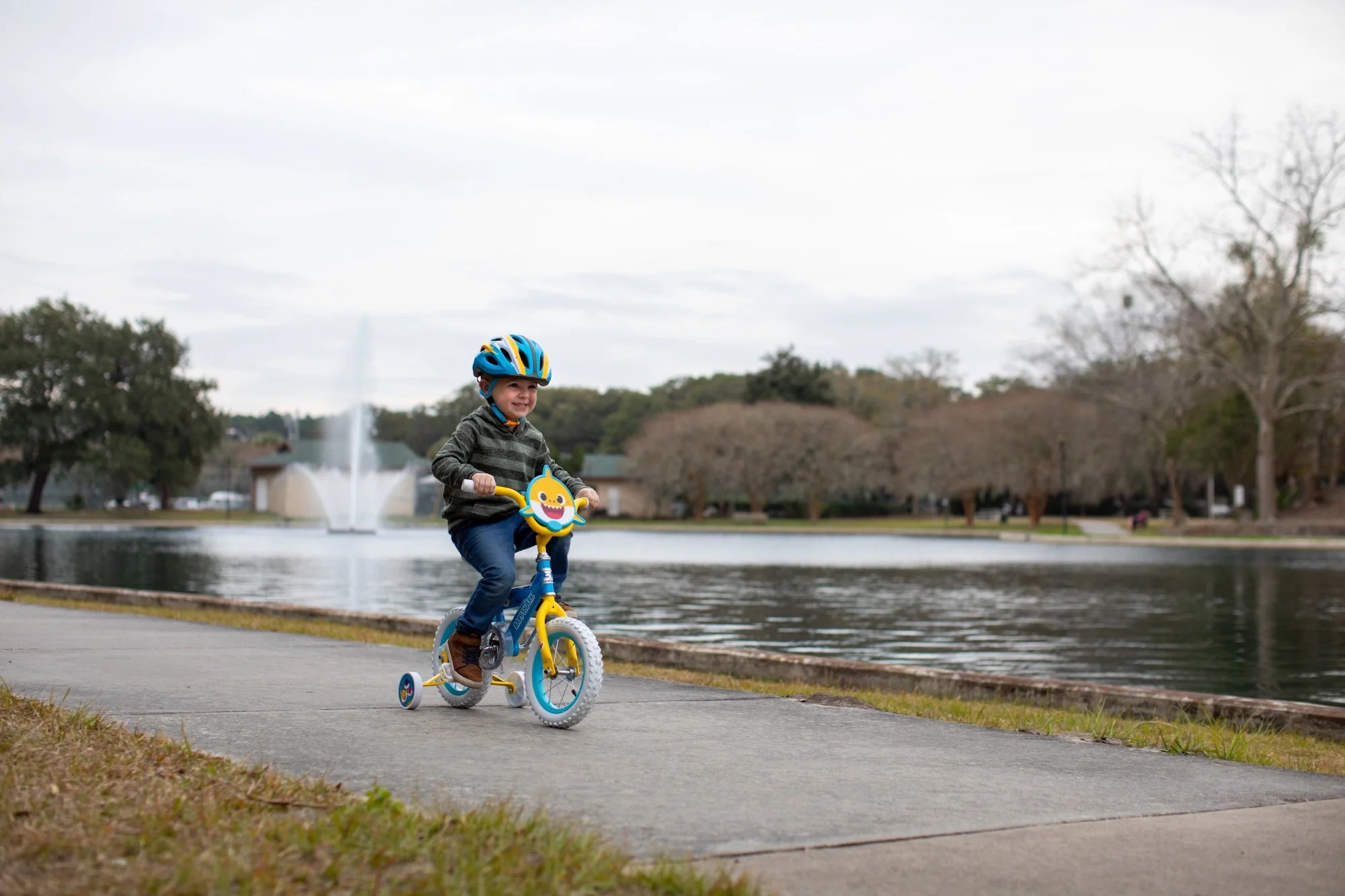 12′′ Dynacraft Baby Shark Boys BMX Bike, Kids Age 3-5 Years