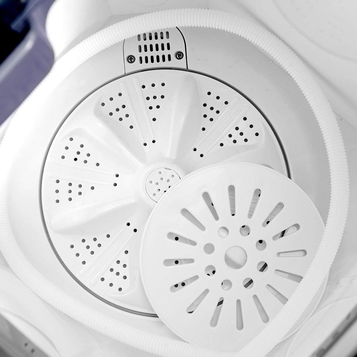 Portable washing machine, capacity 20 pounds, combined design, with the washing machine weighing 12 pounds and the spin dryer weighing 8 pounds. Suitable for use in apartments and campers. Available in gray and white styles.