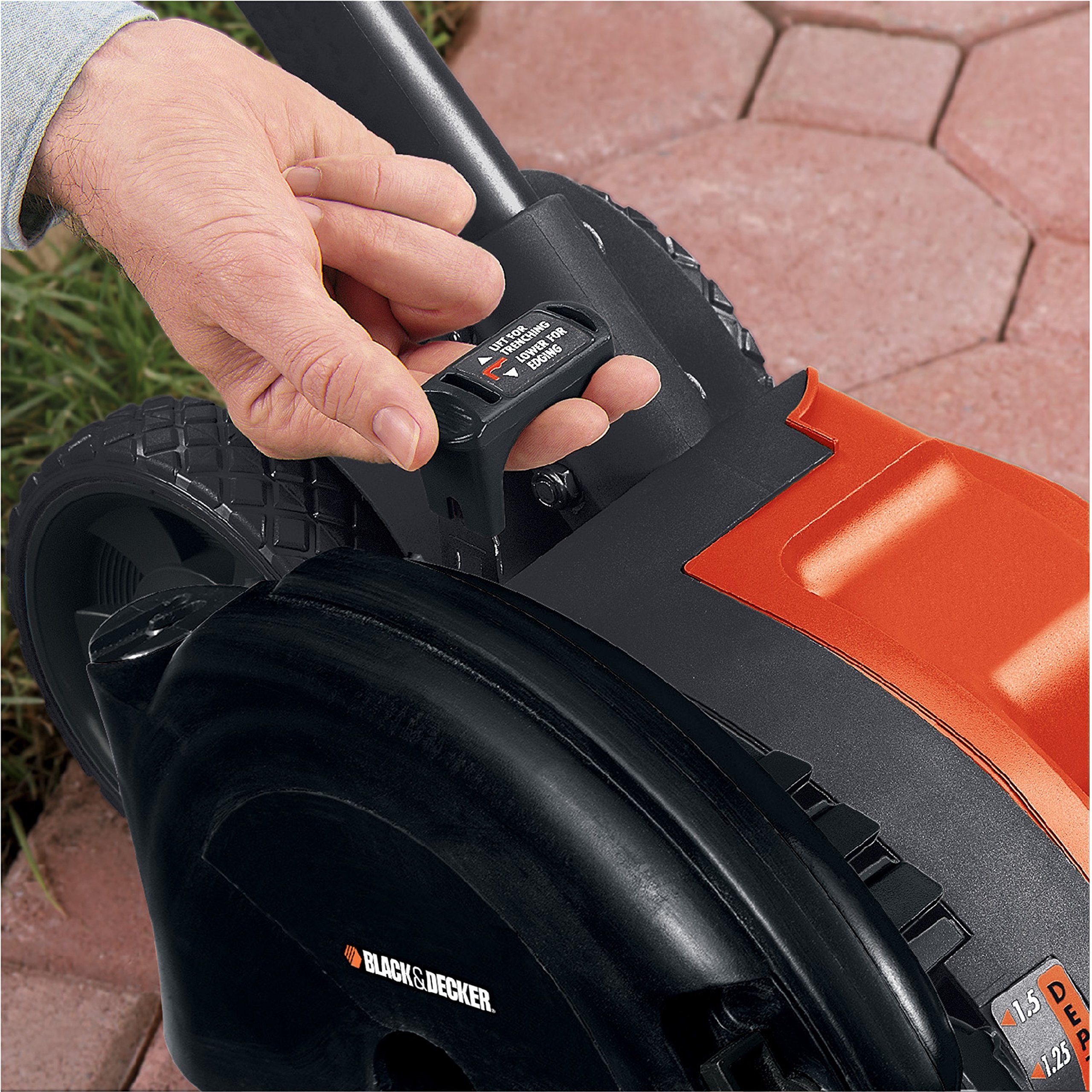 BLACK+DECKER 12 Amp 2-in-1 Landscape Edger and Trencher