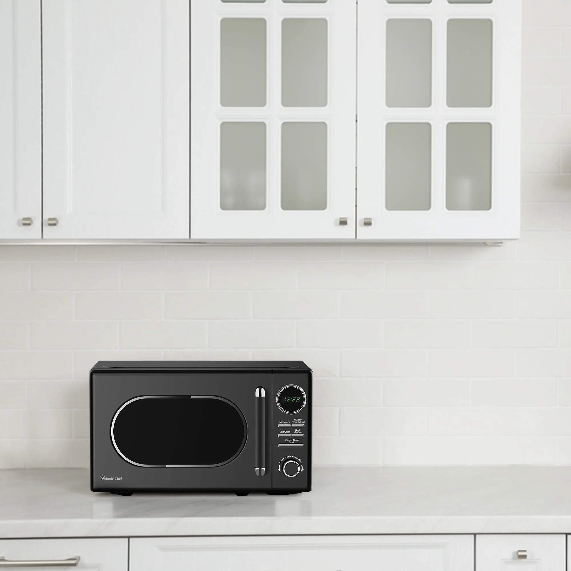 Magic Chef 0.7 Cubic Feet 700W Classic Retro Countertop Microwave, Black