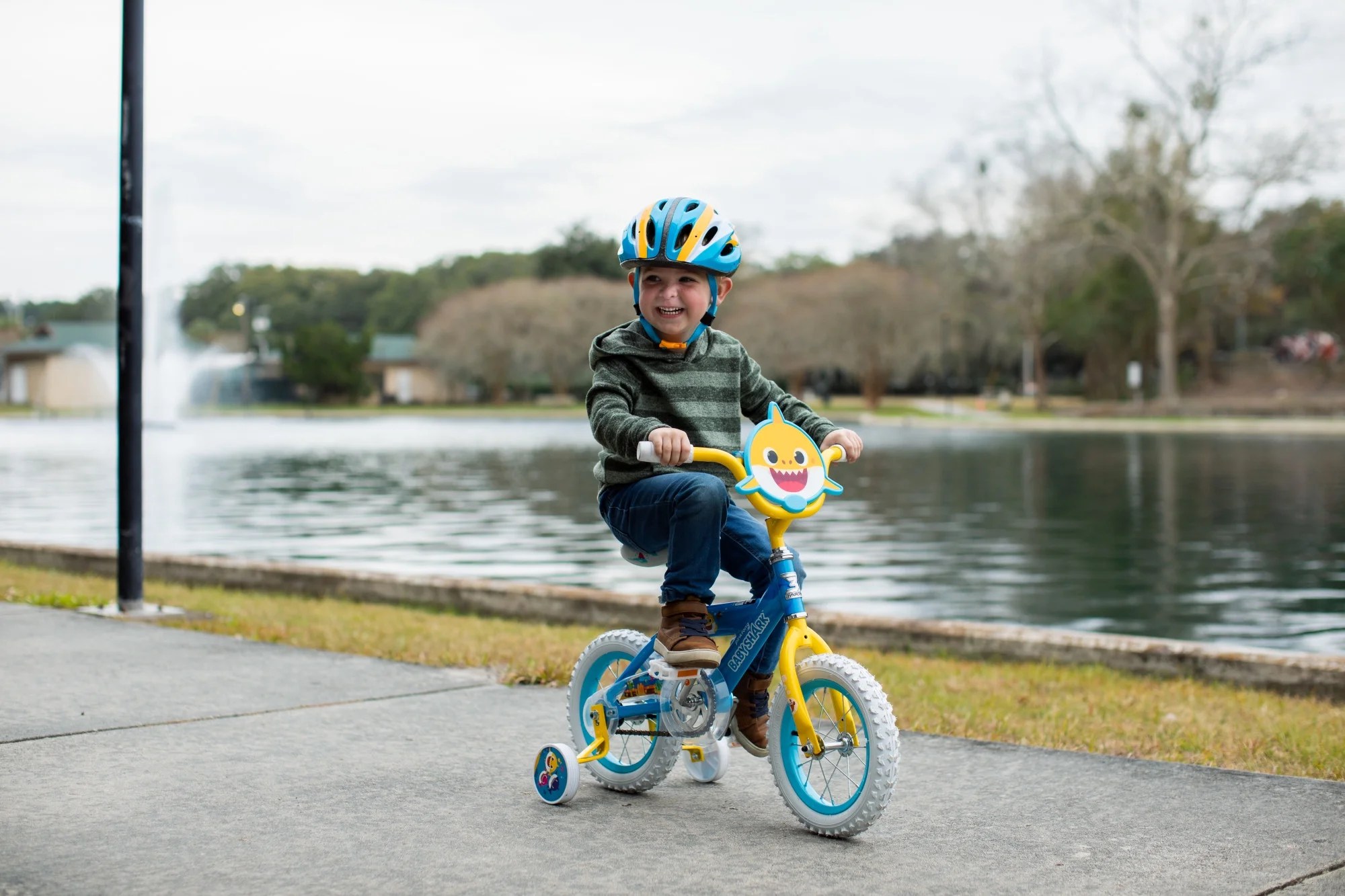 12′′ Dynacraft Baby Shark Boys BMX Bike, Kids Age 3-5 Years