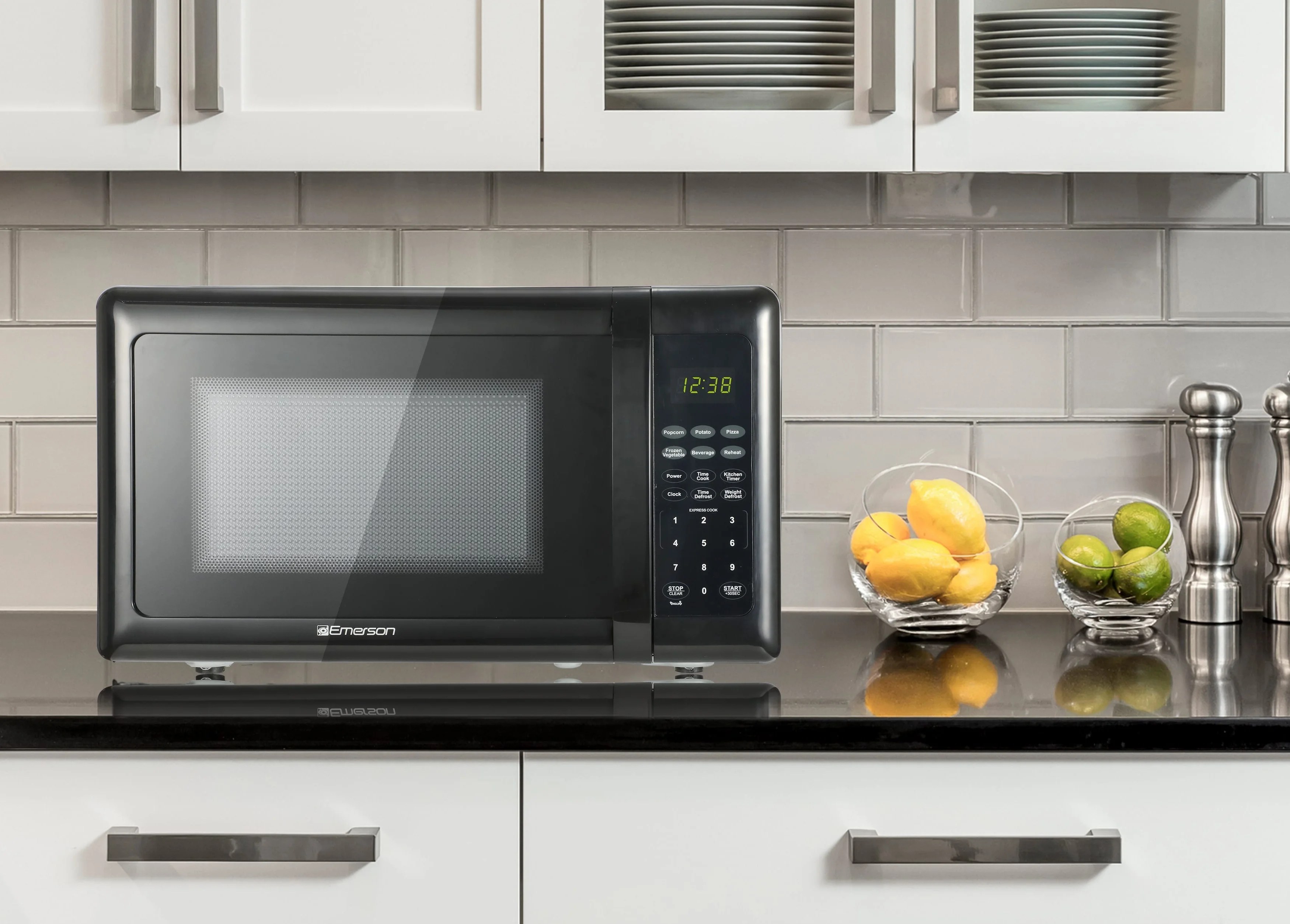 Emerson 0.7 Cu. Ft. 700 Watt, Black Microwave Oven with Touch Control, MW7302B