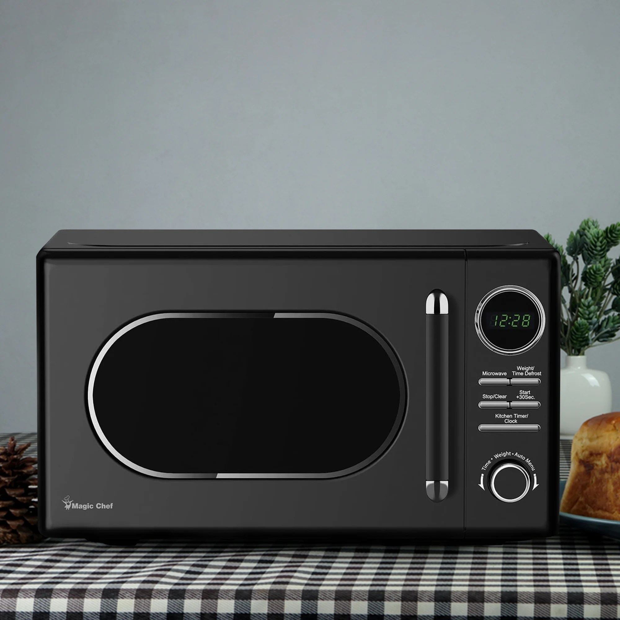 Magic Chef 0.7 Cubic Feet 700W Classic Retro Countertop Microwave, Black