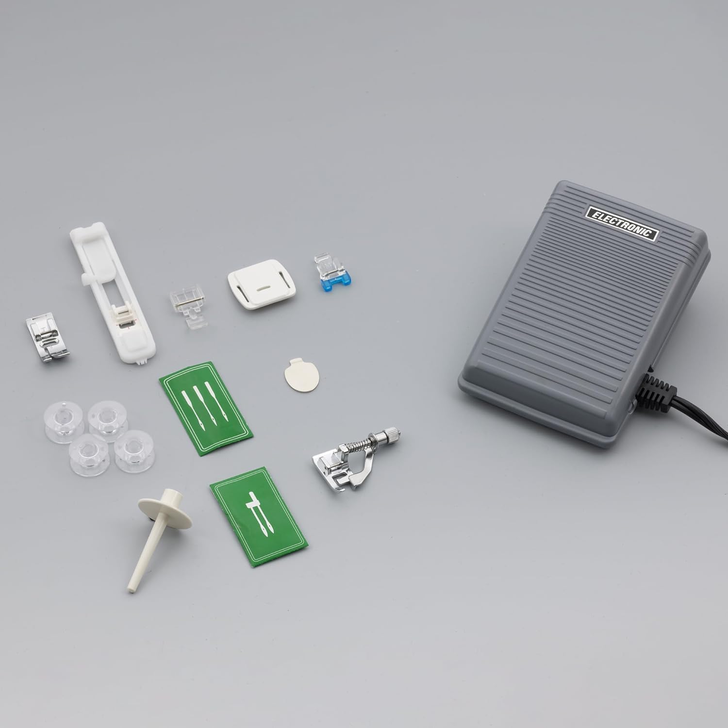 Brother XM3700 Machine, 37 Built-in Stitches, 5 Included Sewing Feet