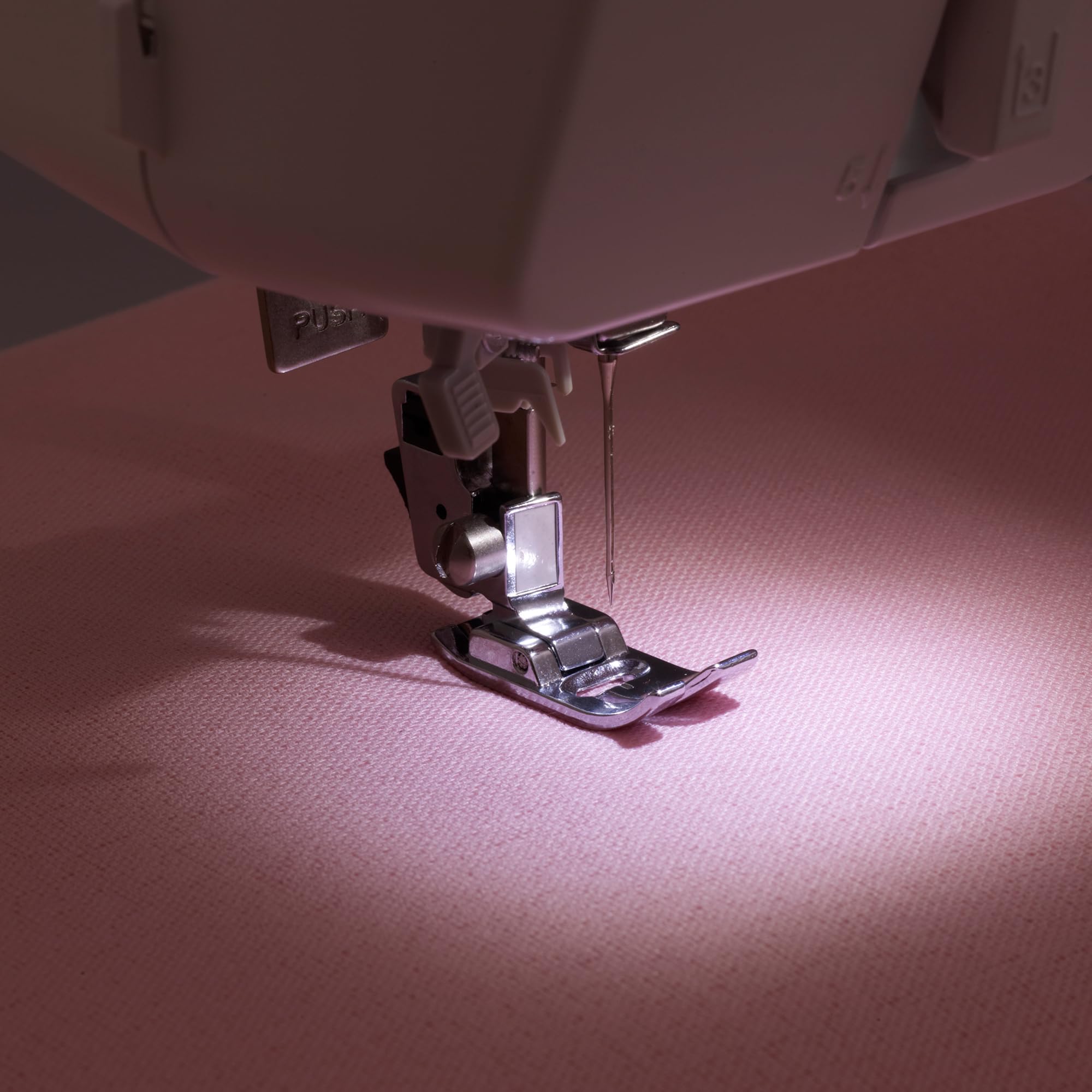 Brother XM3700 Machine, 37 Built-in Stitches, 5 Included Sewing Feet