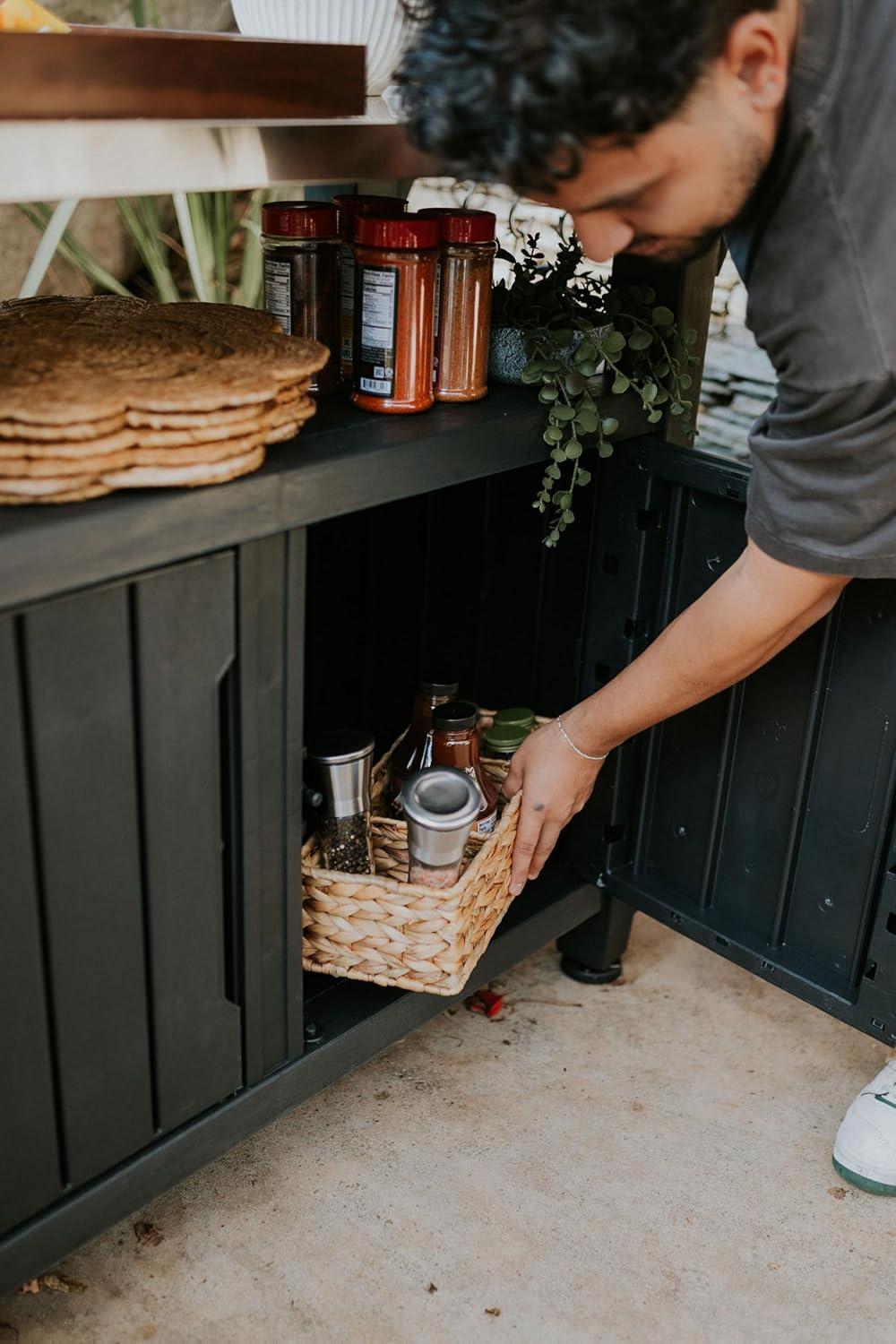 Keter Outdoor Rolling Table Cart for Food Prep, Storage, Bar & Grill, Dark Brown