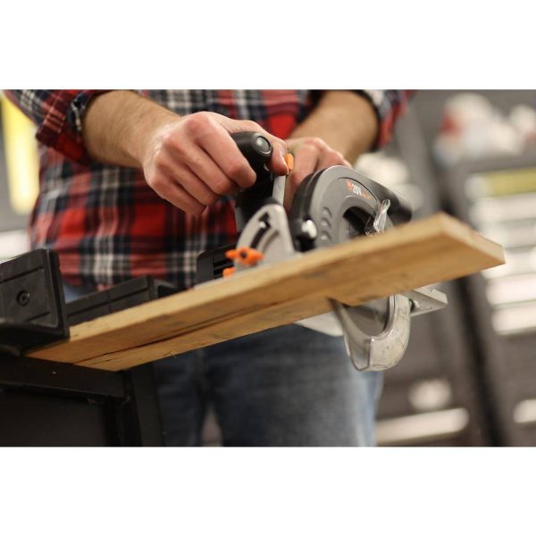 20625 20-Volt Max 6.5 in. Cordless Circular Saw with 4.0 Ah Lithium-Ion Battery and Charger