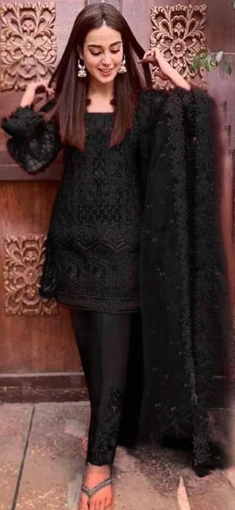 Zainab Chottani Net Suit