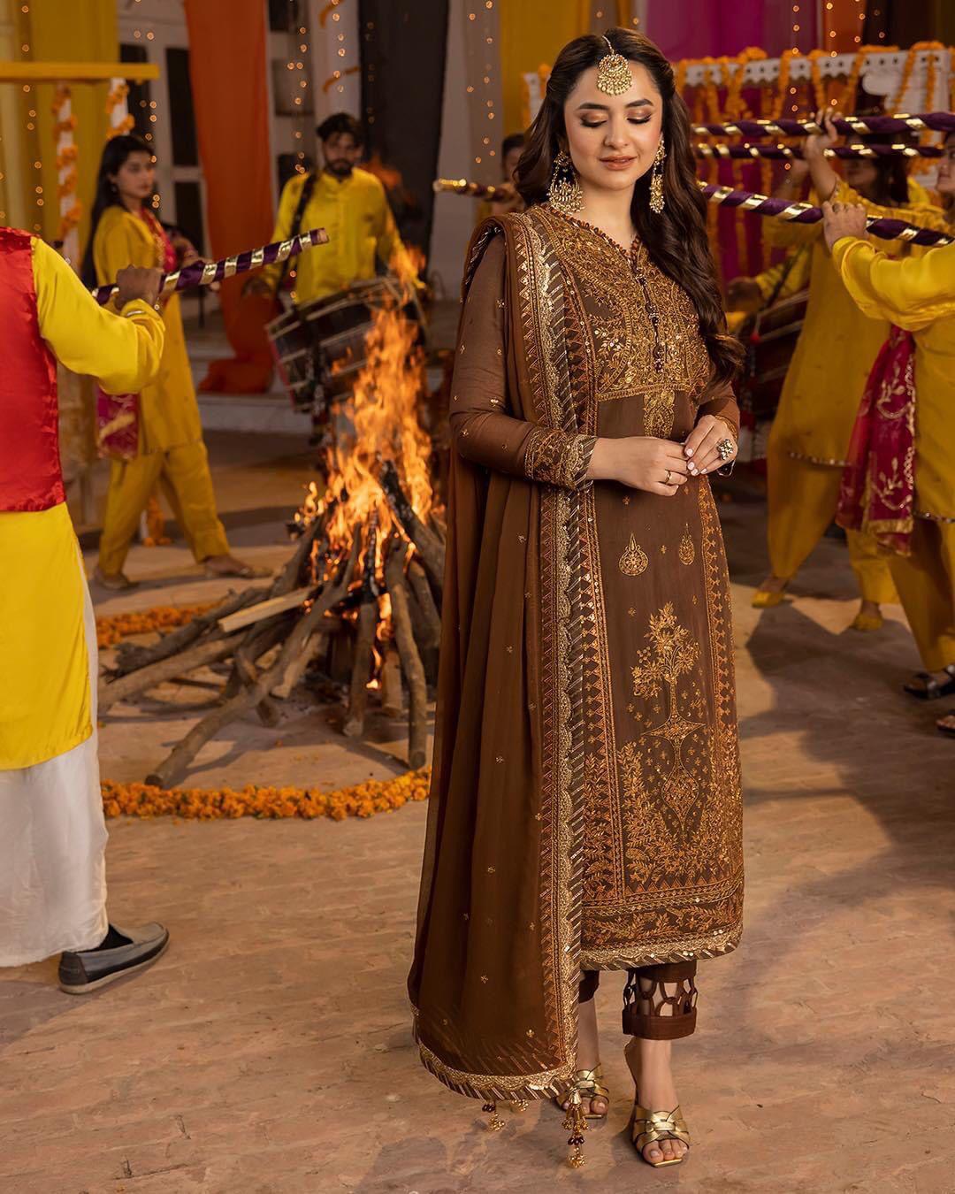 Asim Jofa Chiffon Suit
