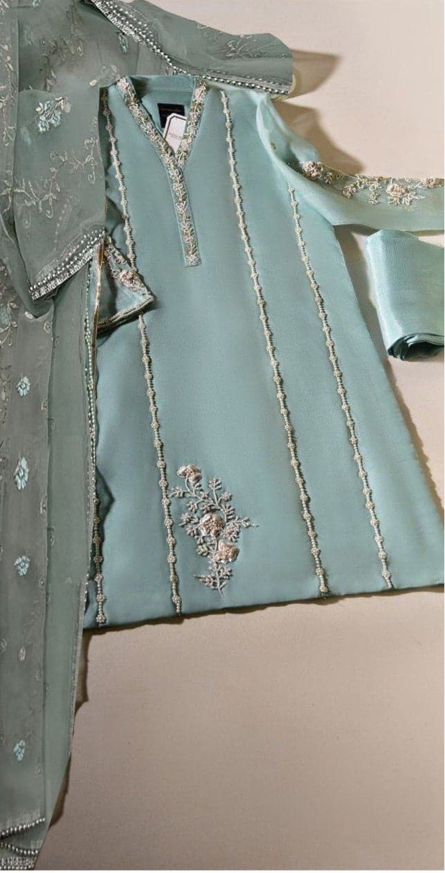 Agha Noor Organza Suit