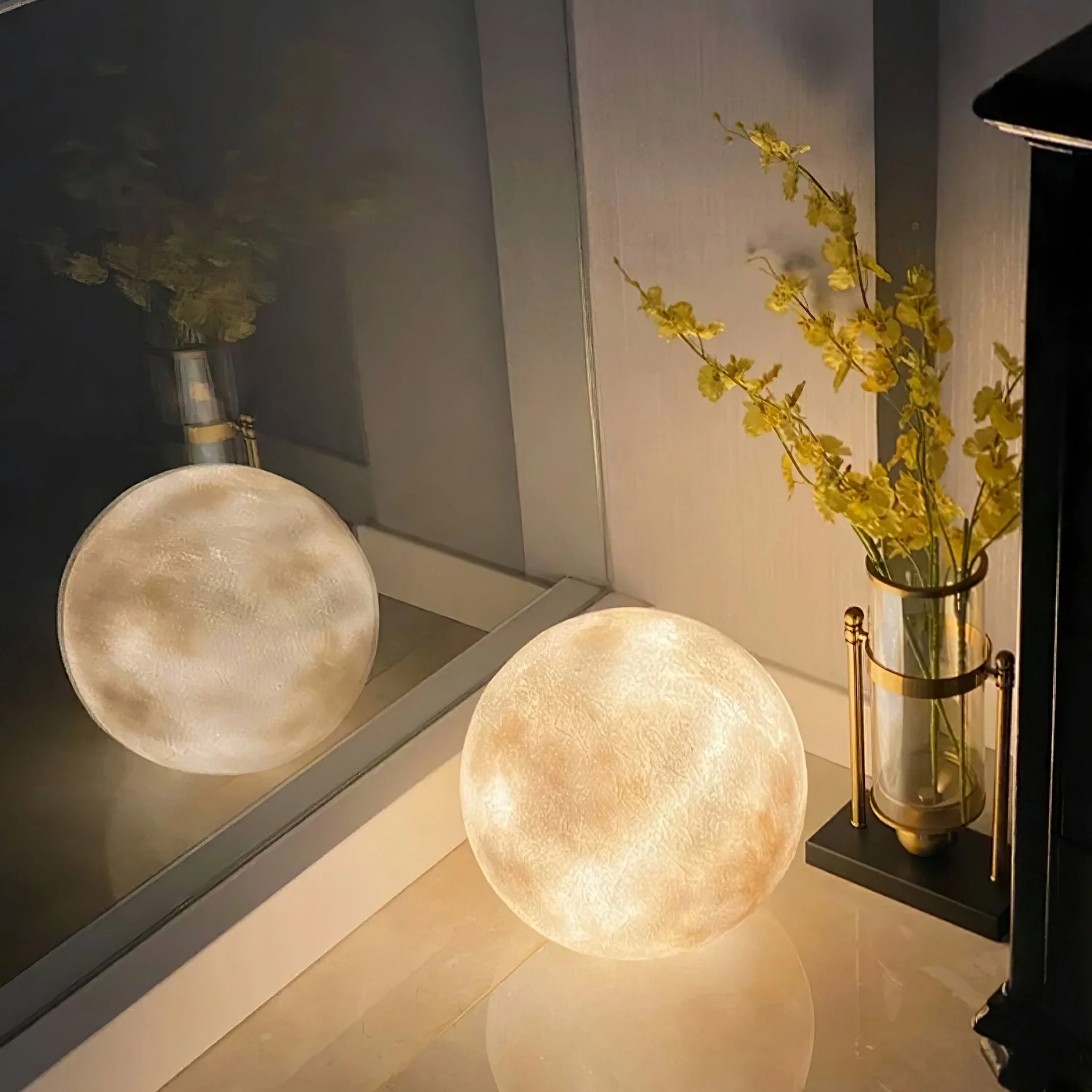 Séléné | Lampe de Table – Surface lunaire lumière douce