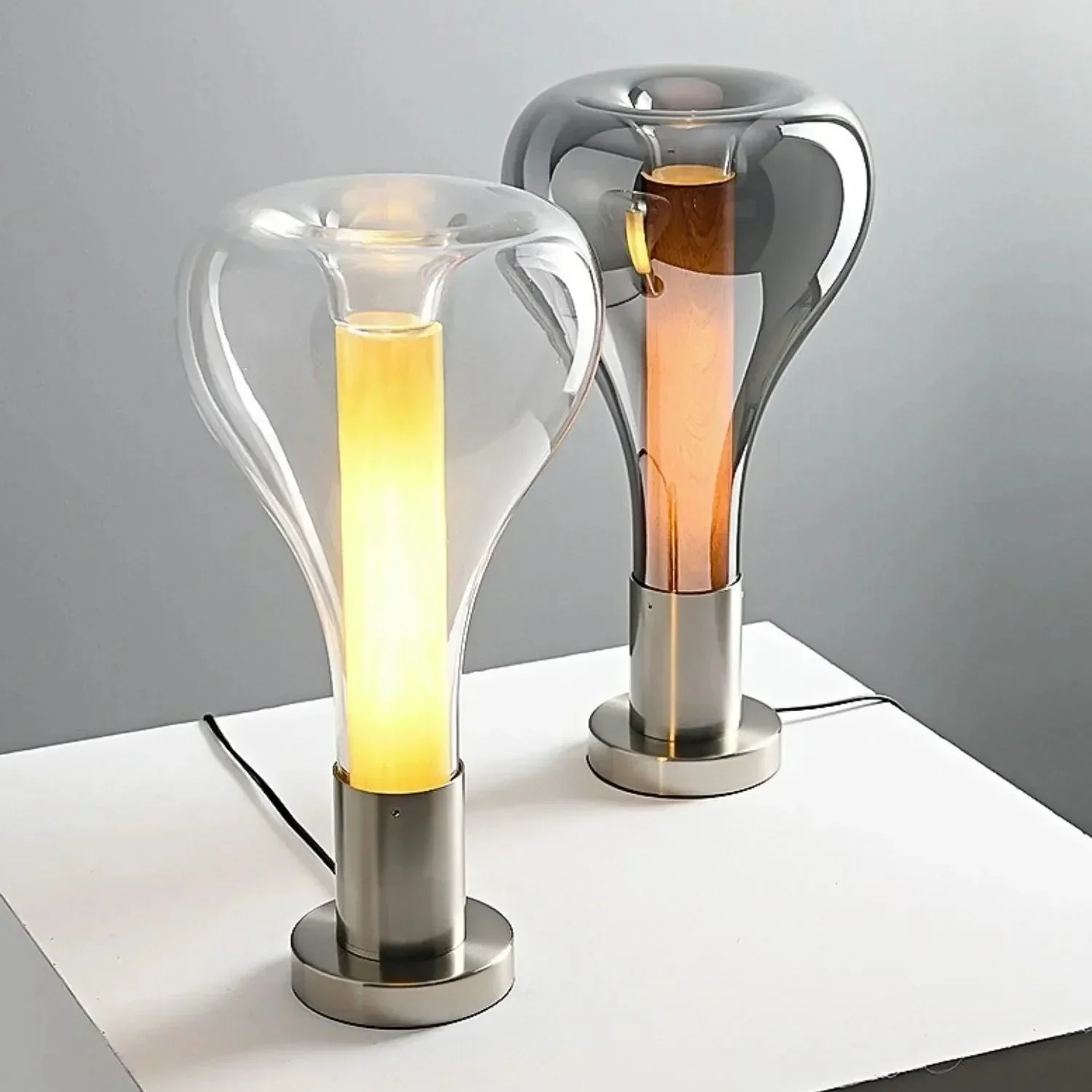 Saphéa | Lampe de Table – Fusion d’Art et de Lumière